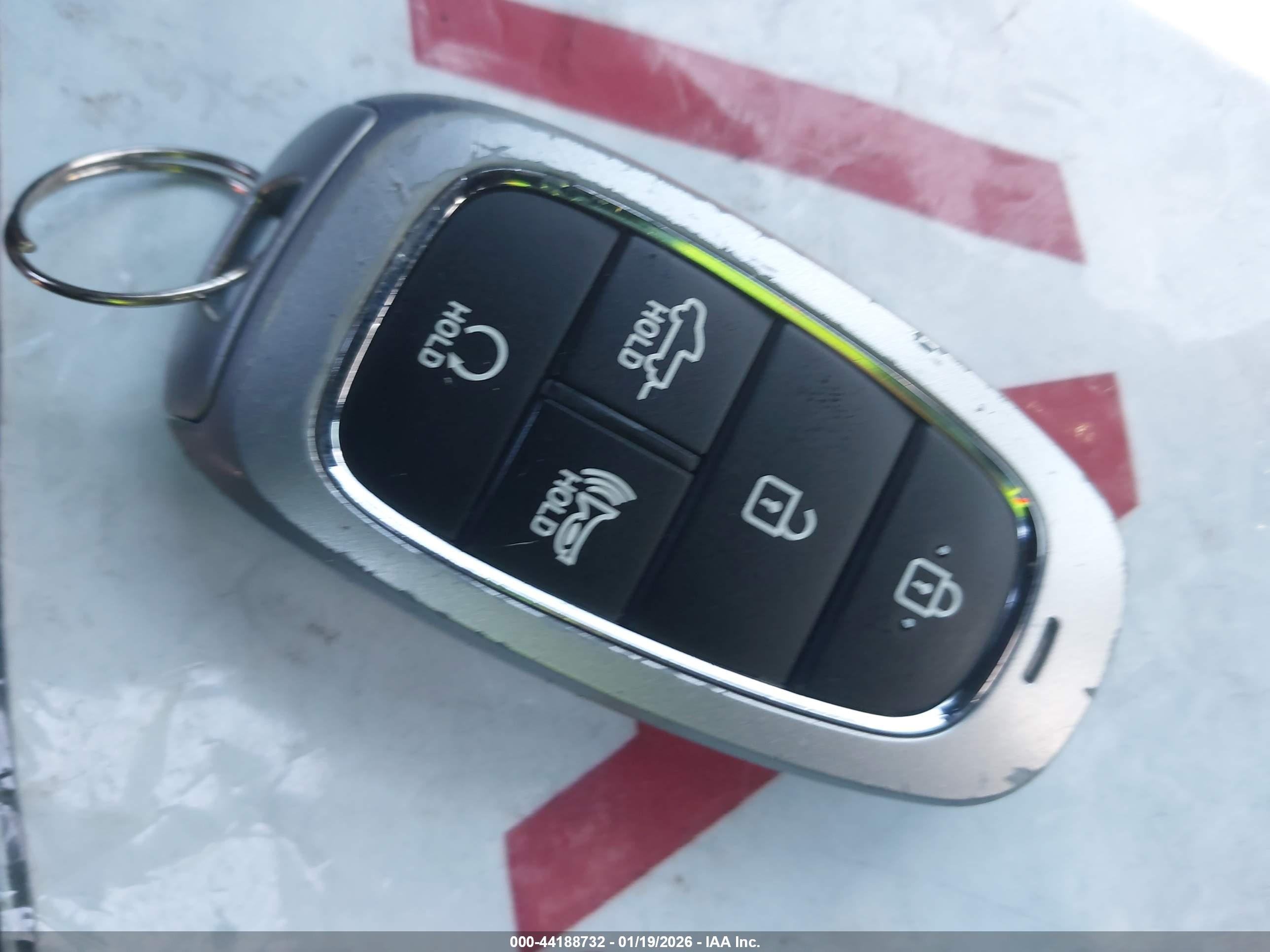 HYUNDAI SANTA image 11