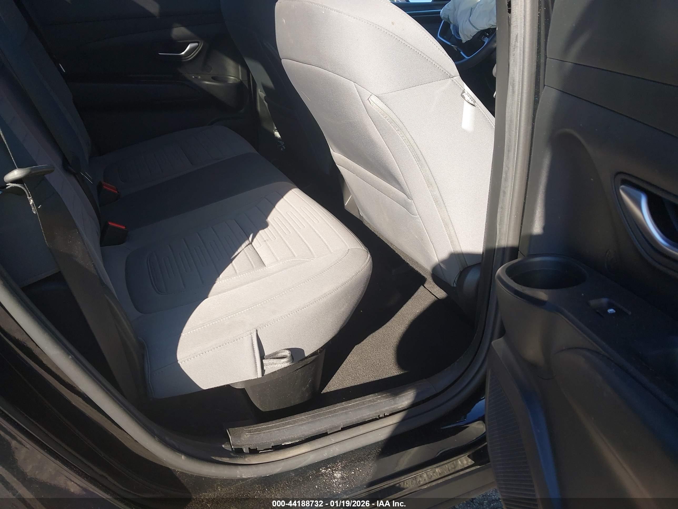 HYUNDAI SANTA image 8