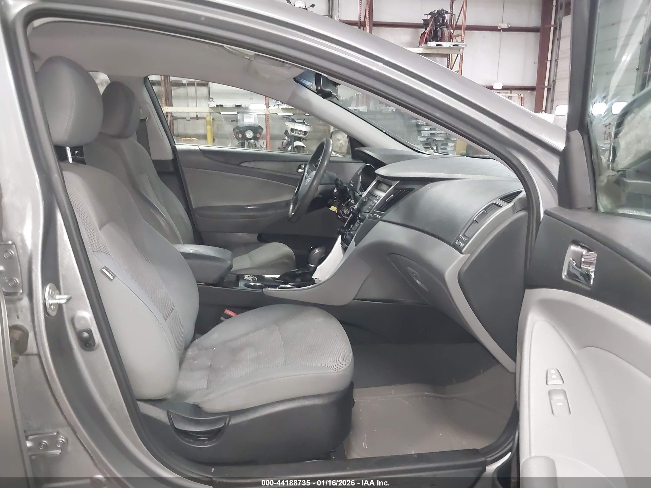 HYUNDAI SONATA image 5
