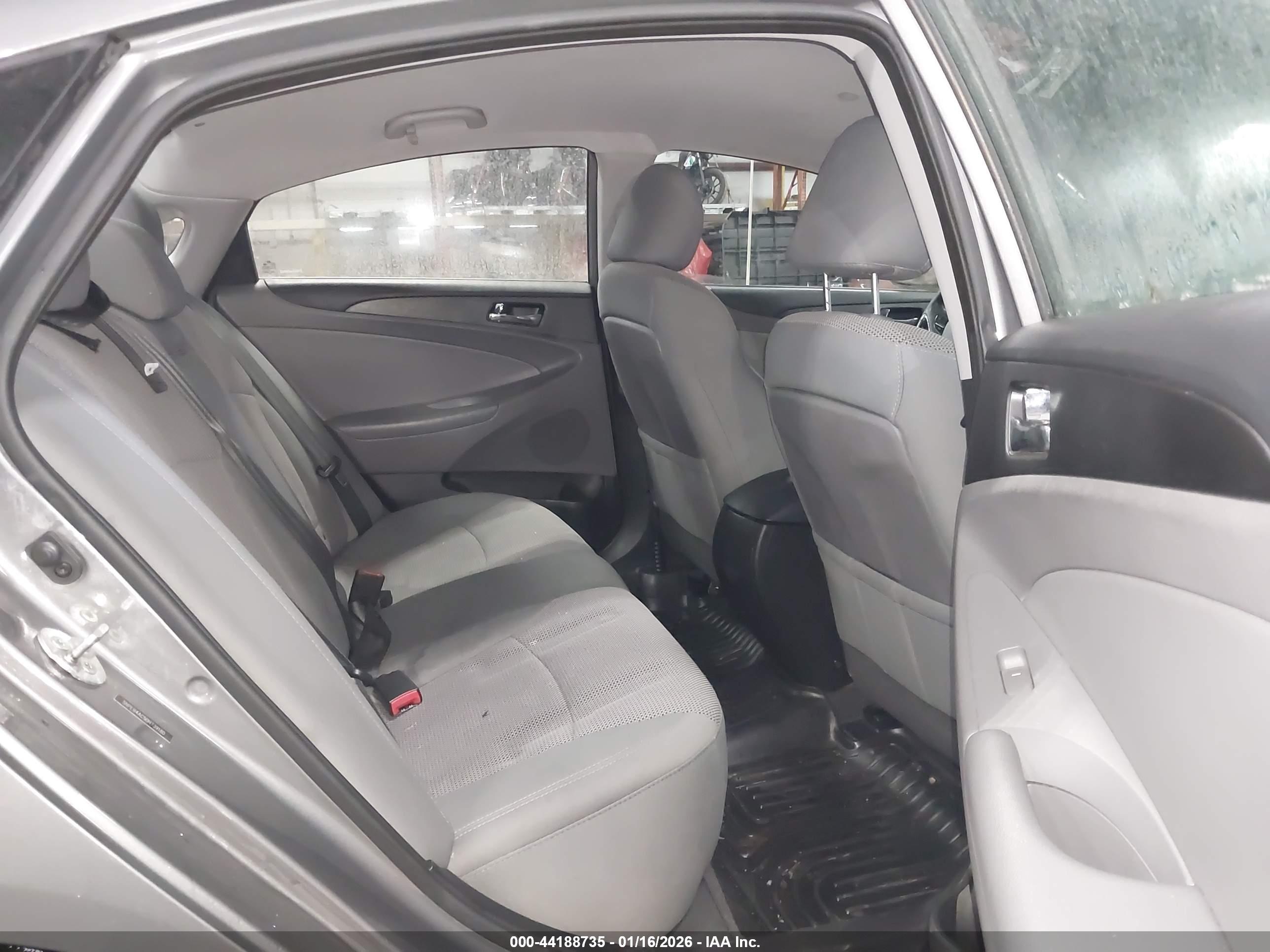 HYUNDAI SONATA image 8