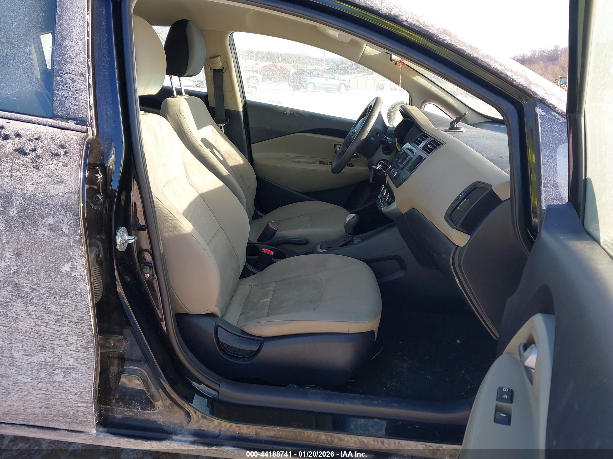 KIA RIO image 5