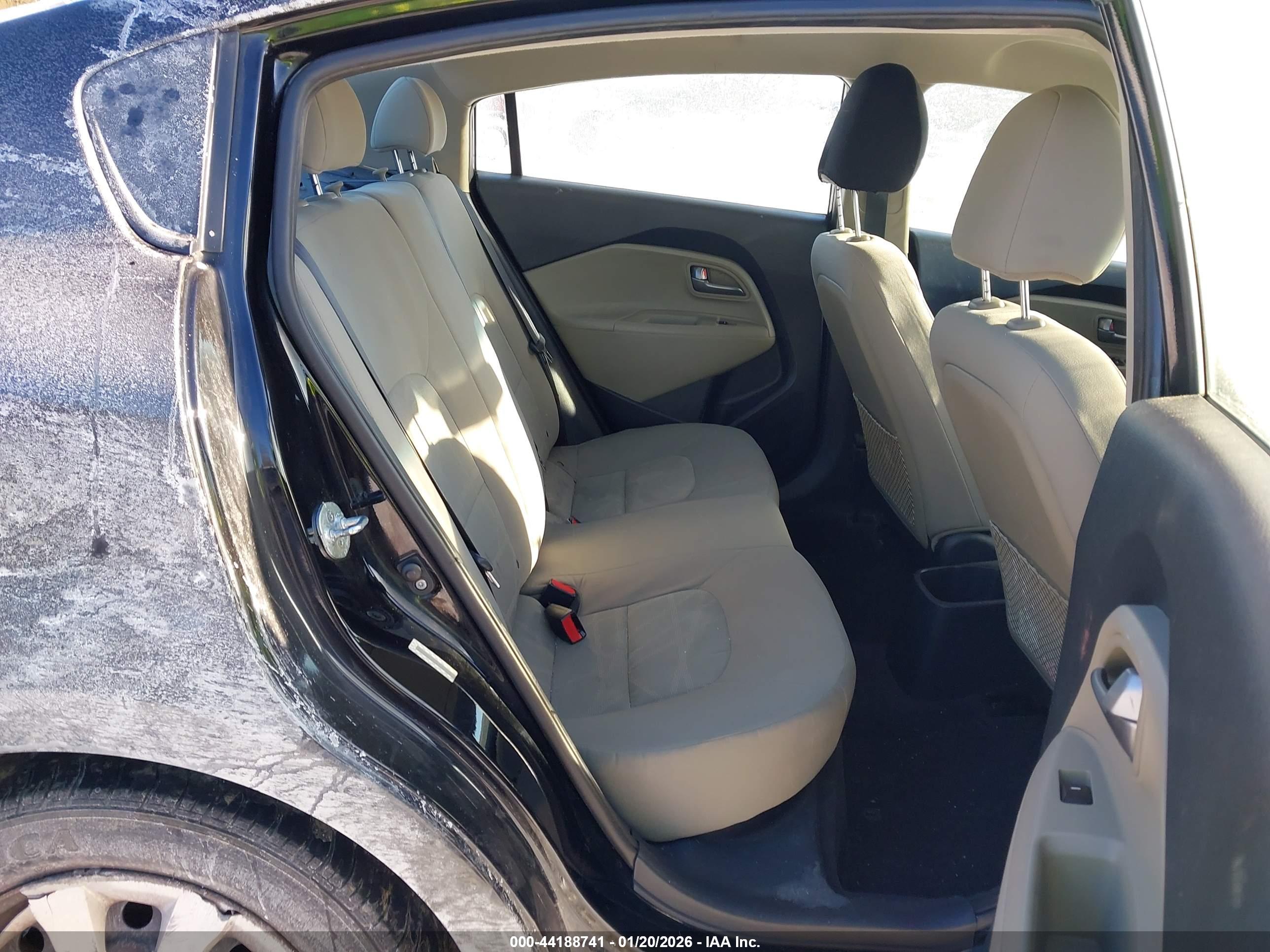 KIA RIO image 8