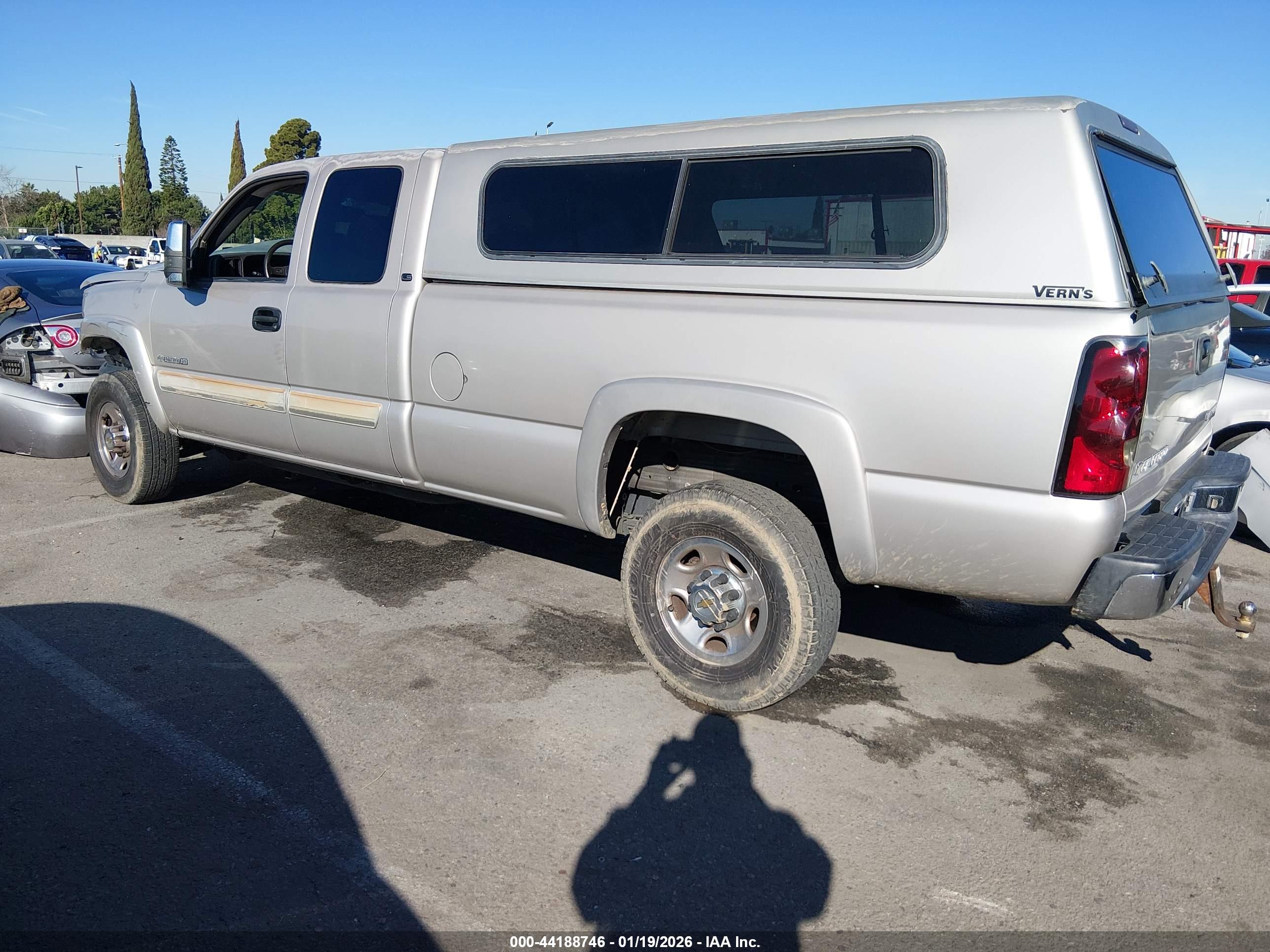 CHEVROLET SILVERADO image 3
