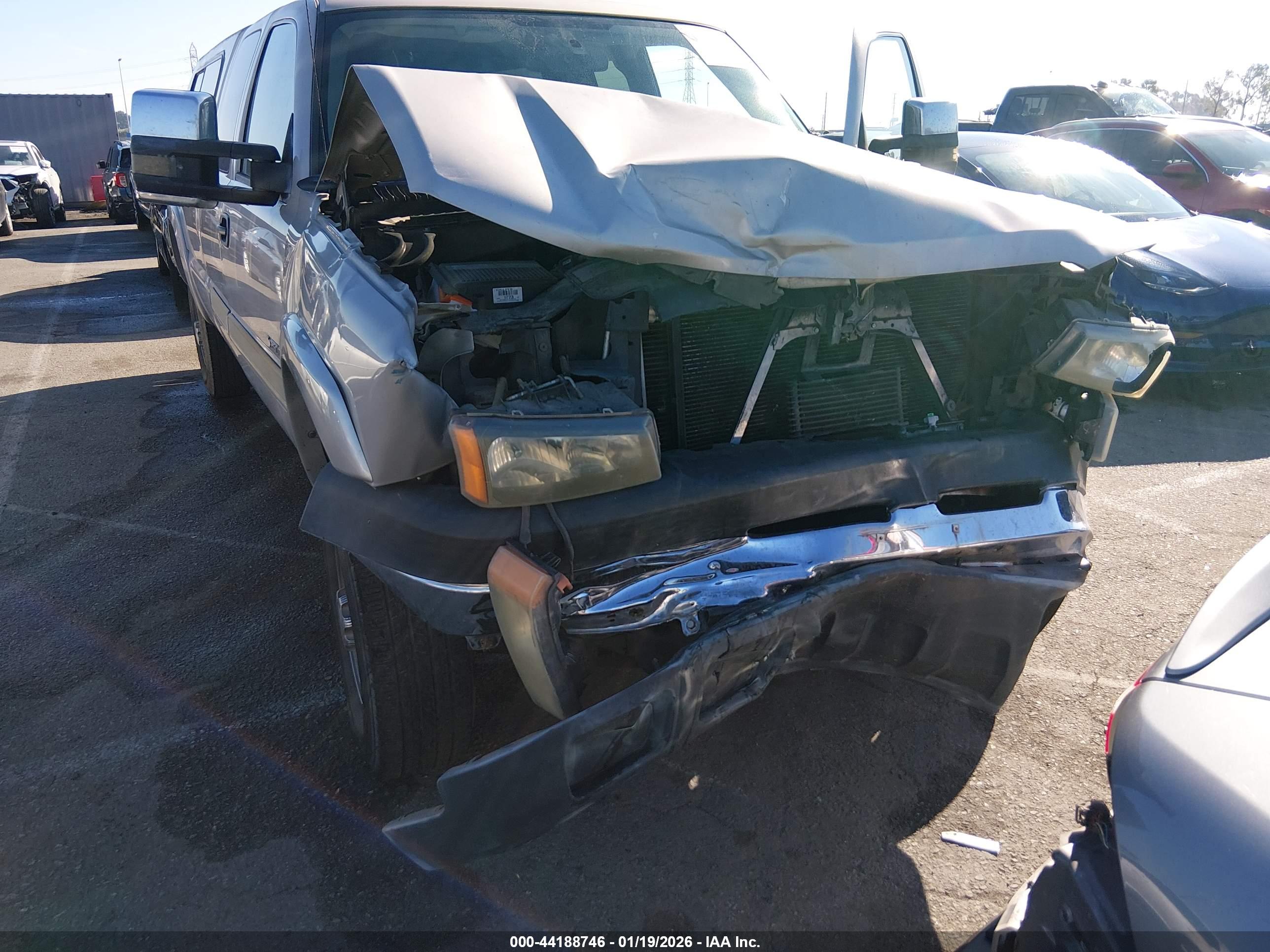 CHEVROLET SILVERADO image 6