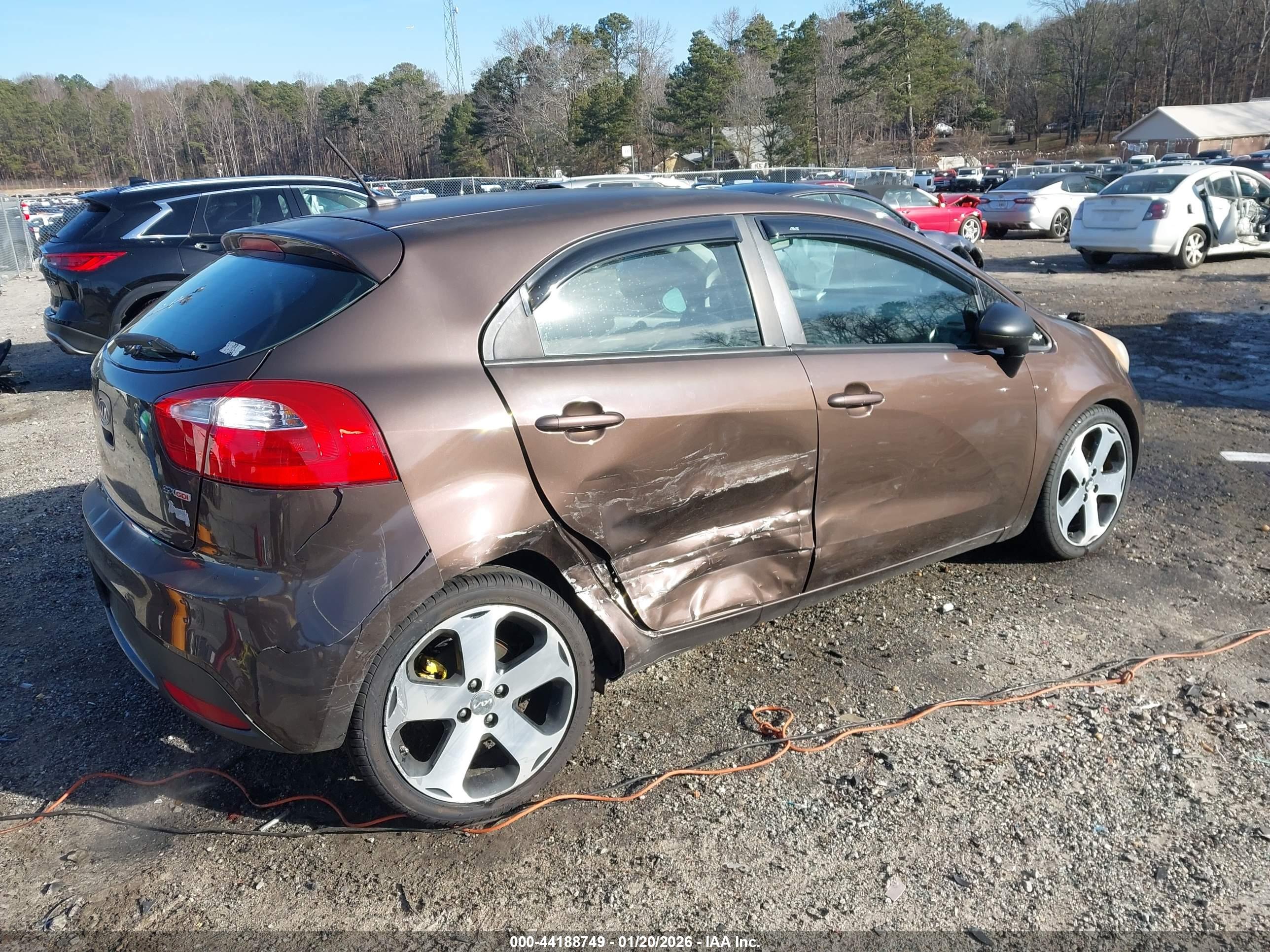 KIA RIO5 image 4