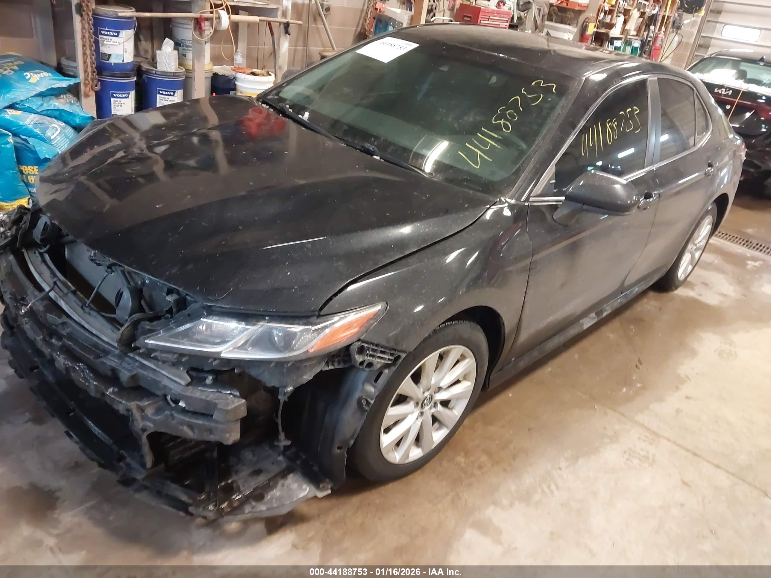TOYOTA CAMRY image 2