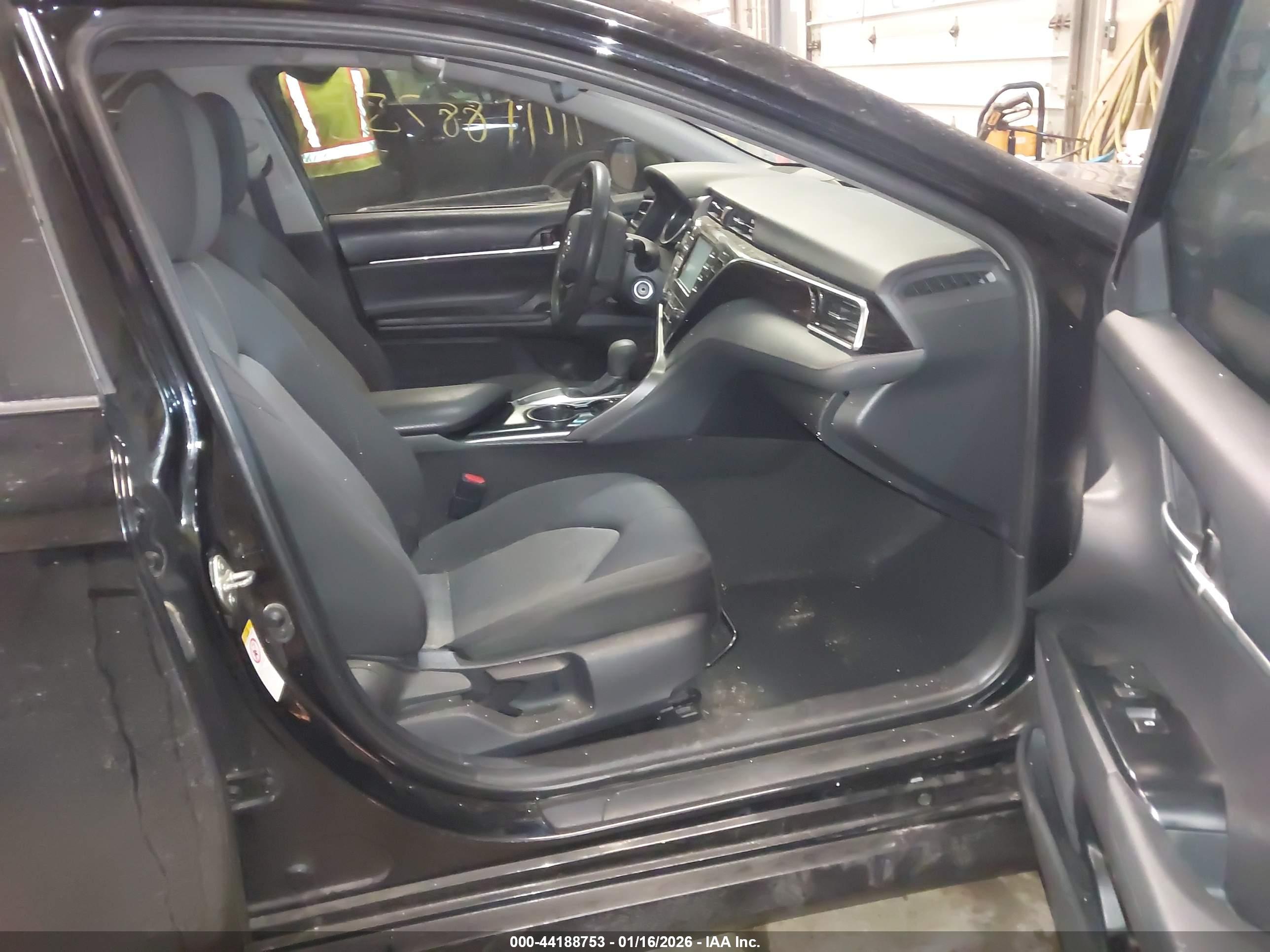 TOYOTA CAMRY image 5