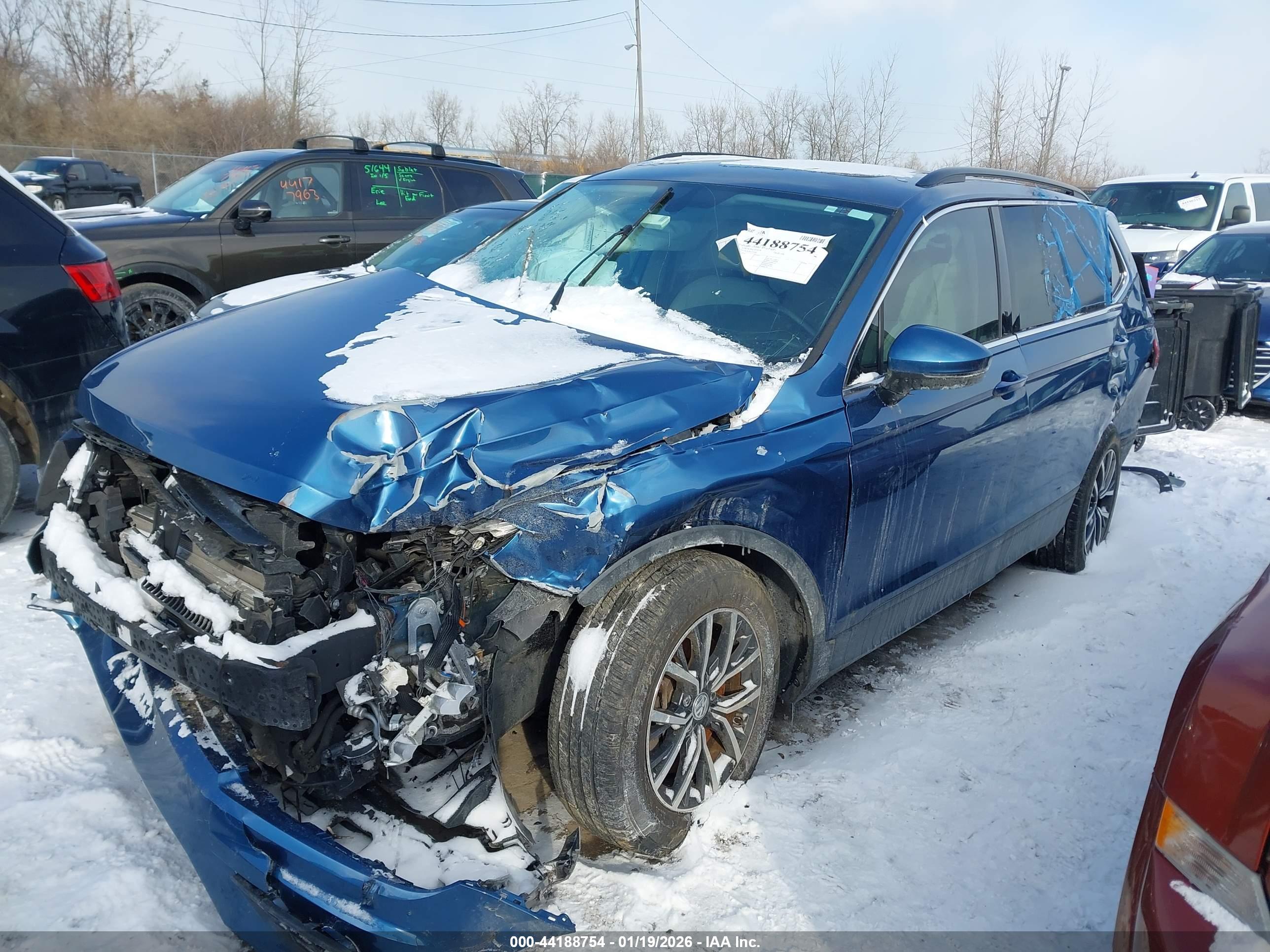 VOLKSWAGEN TIGUAN image 2