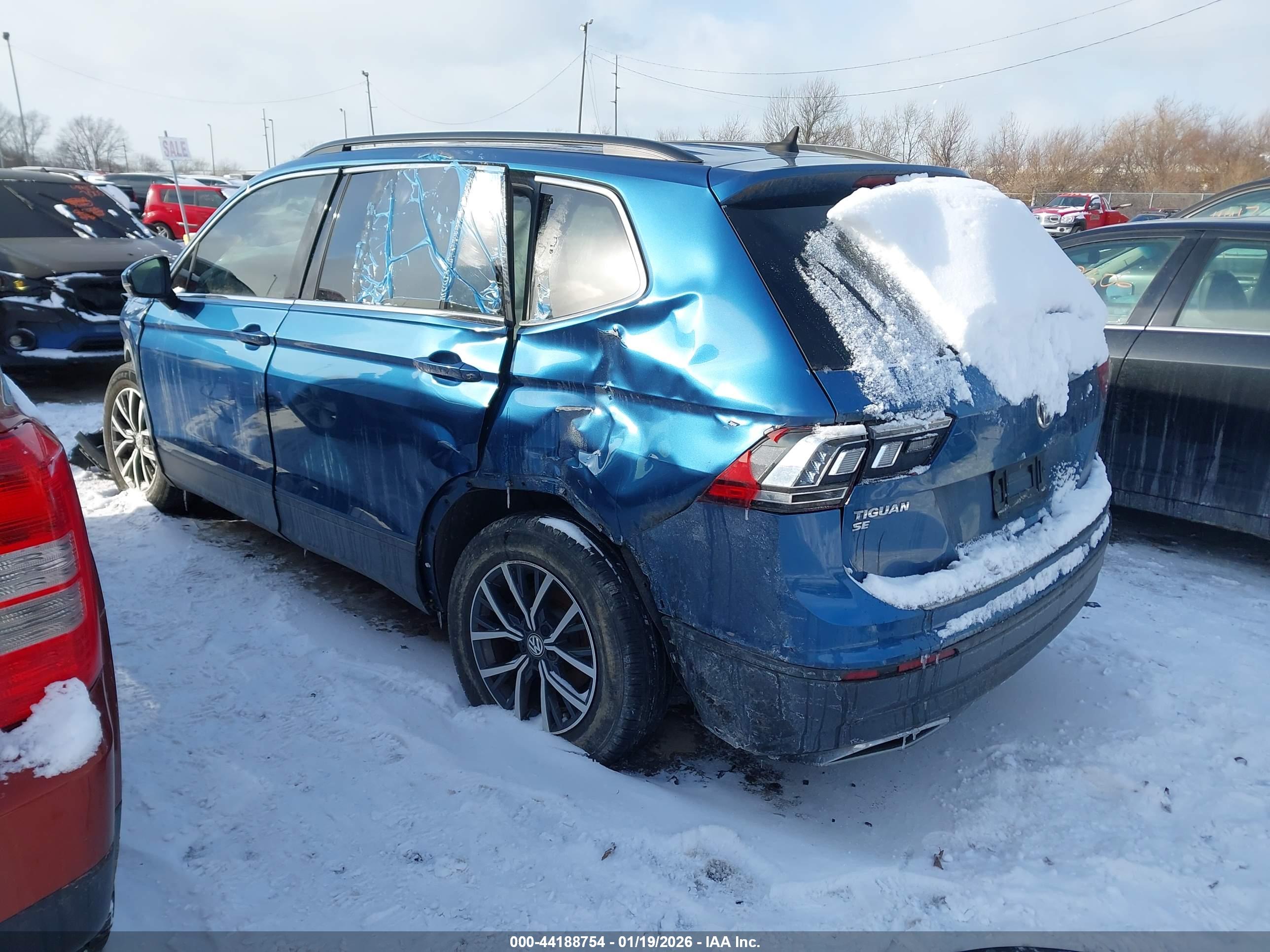 VOLKSWAGEN TIGUAN image 3