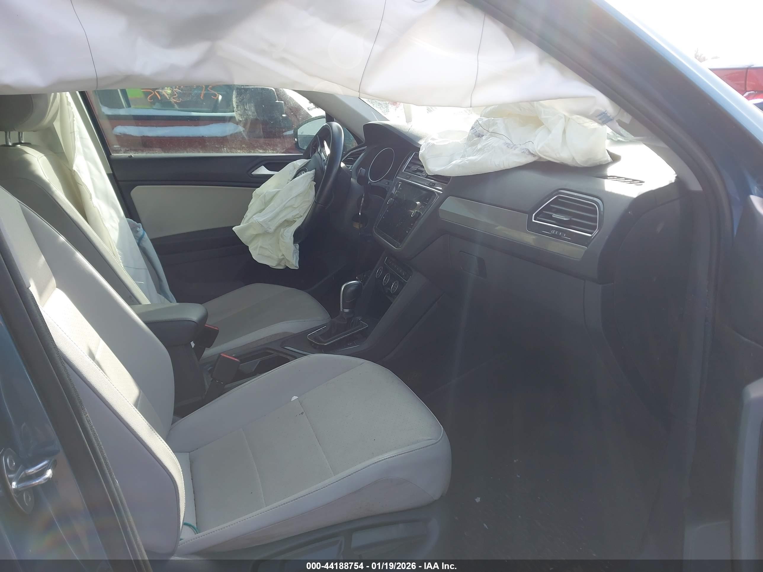 VOLKSWAGEN TIGUAN image 5