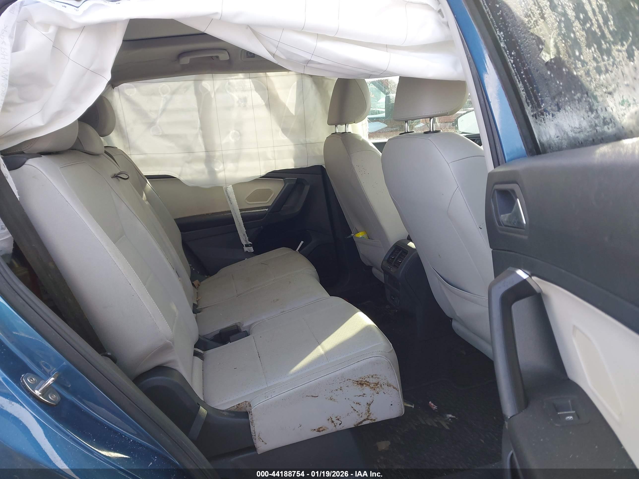 VOLKSWAGEN TIGUAN image 8