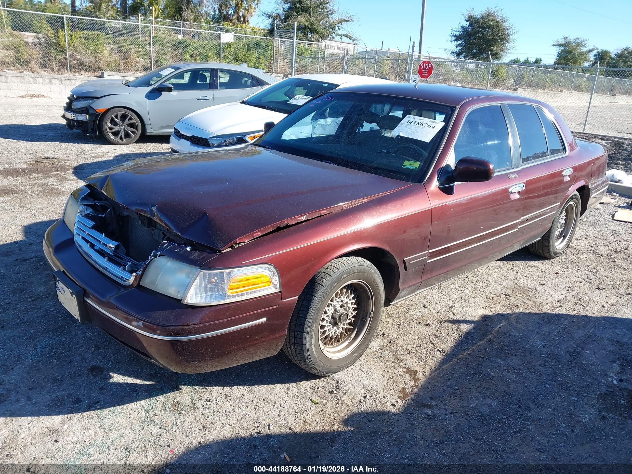 FORD CROWN image 2