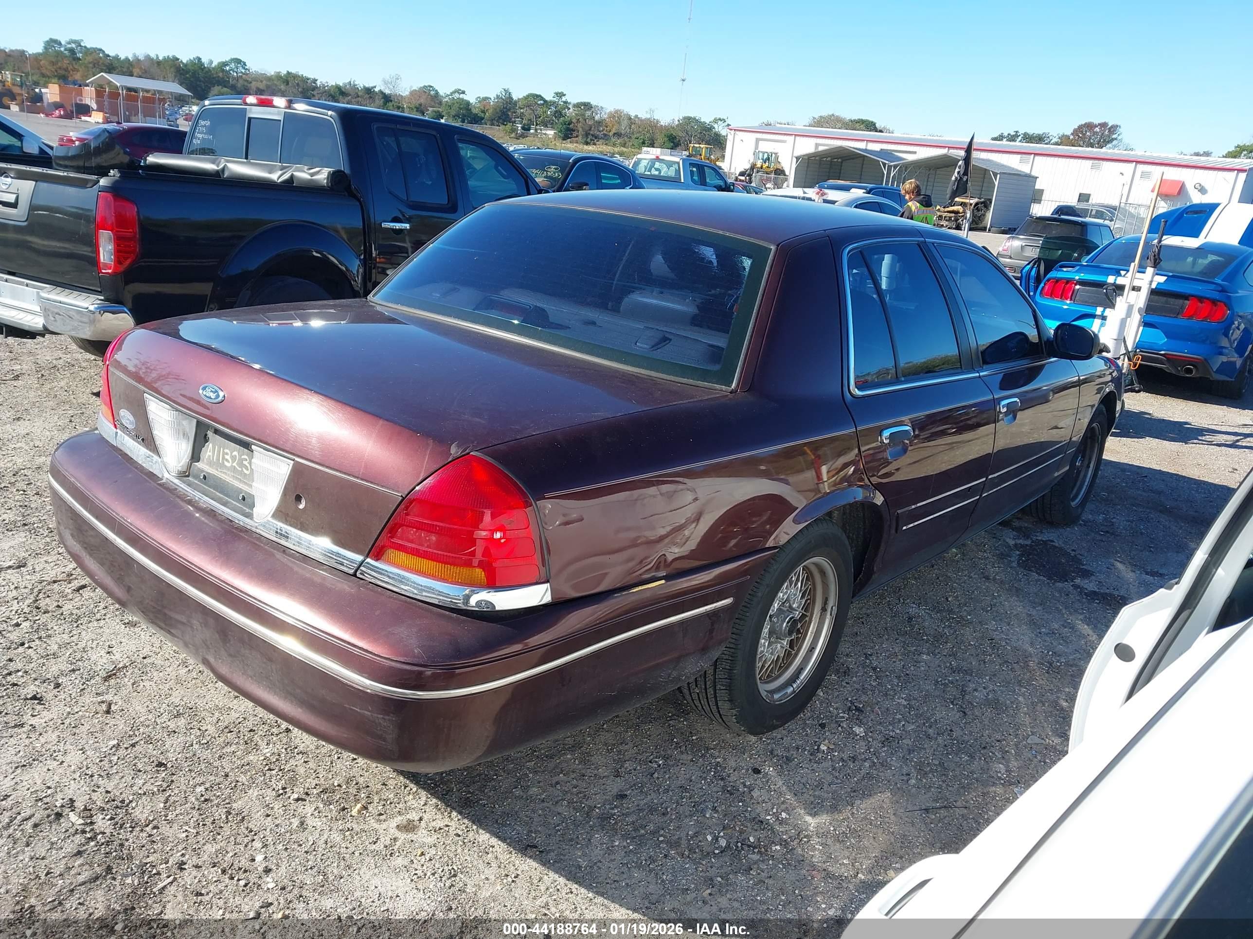 FORD CROWN image 4