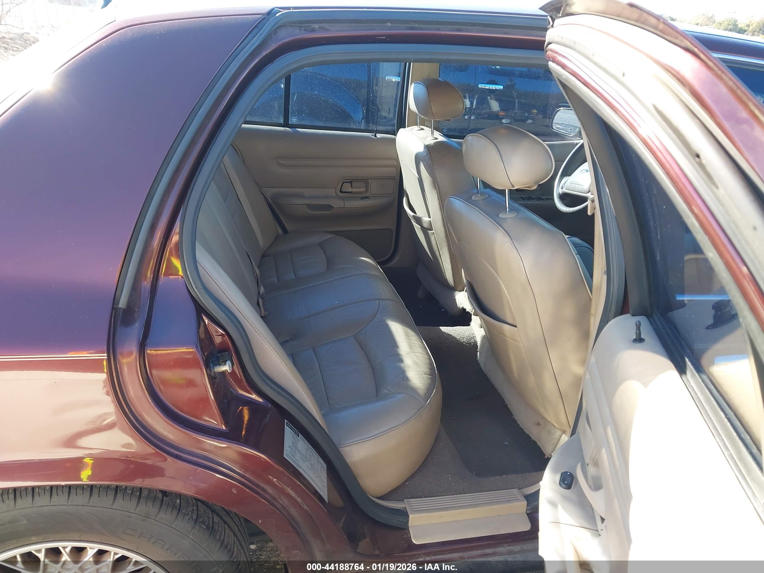 FORD CROWN image 8