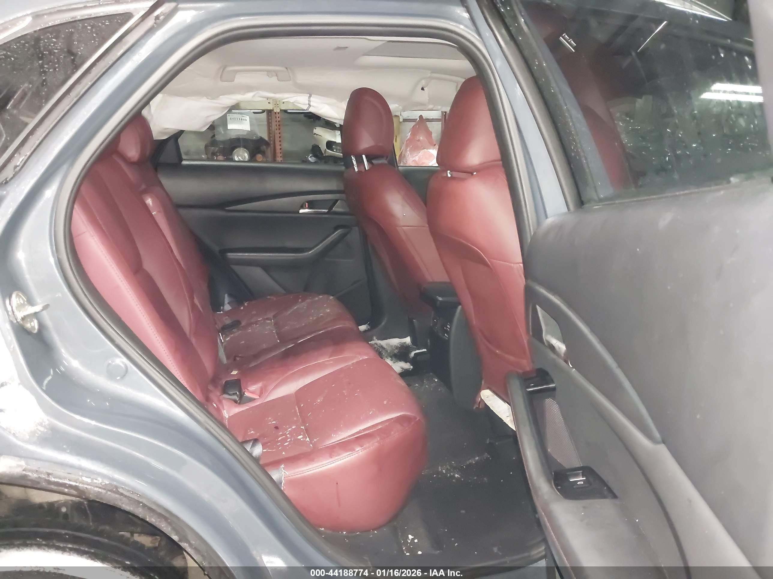 MAZDA CX-30 image 8