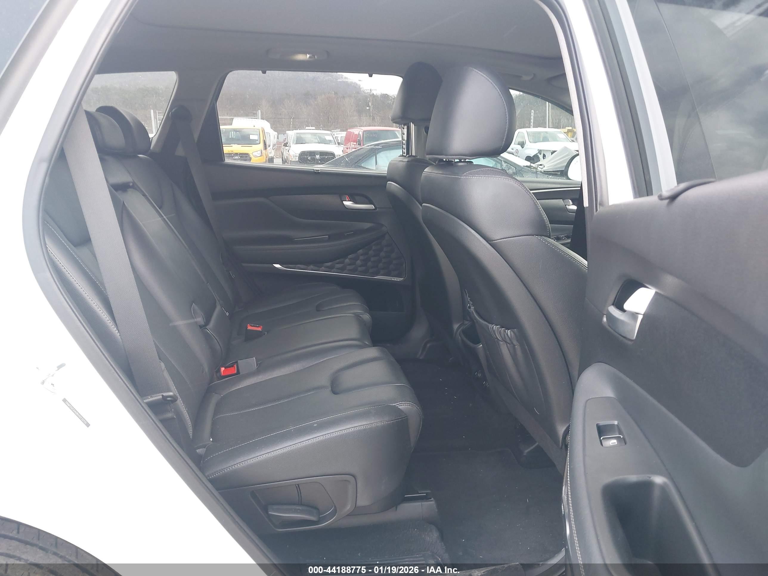 HYUNDAI SANTA image 8