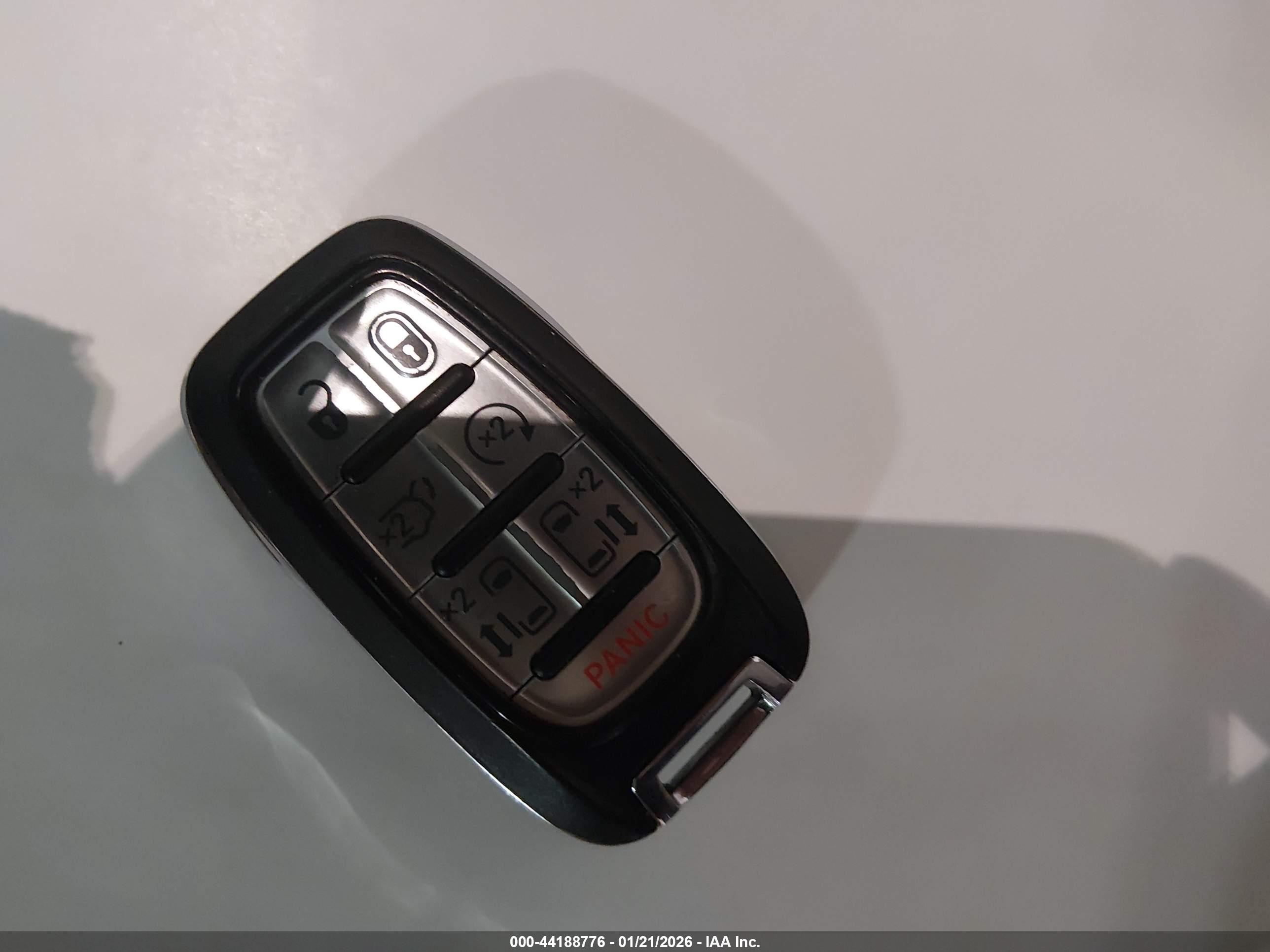 CHRYSLER PACIFICA image 11