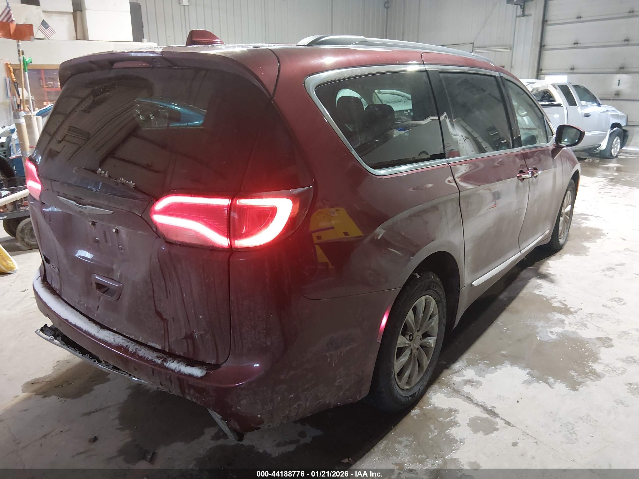 CHRYSLER PACIFICA image 4