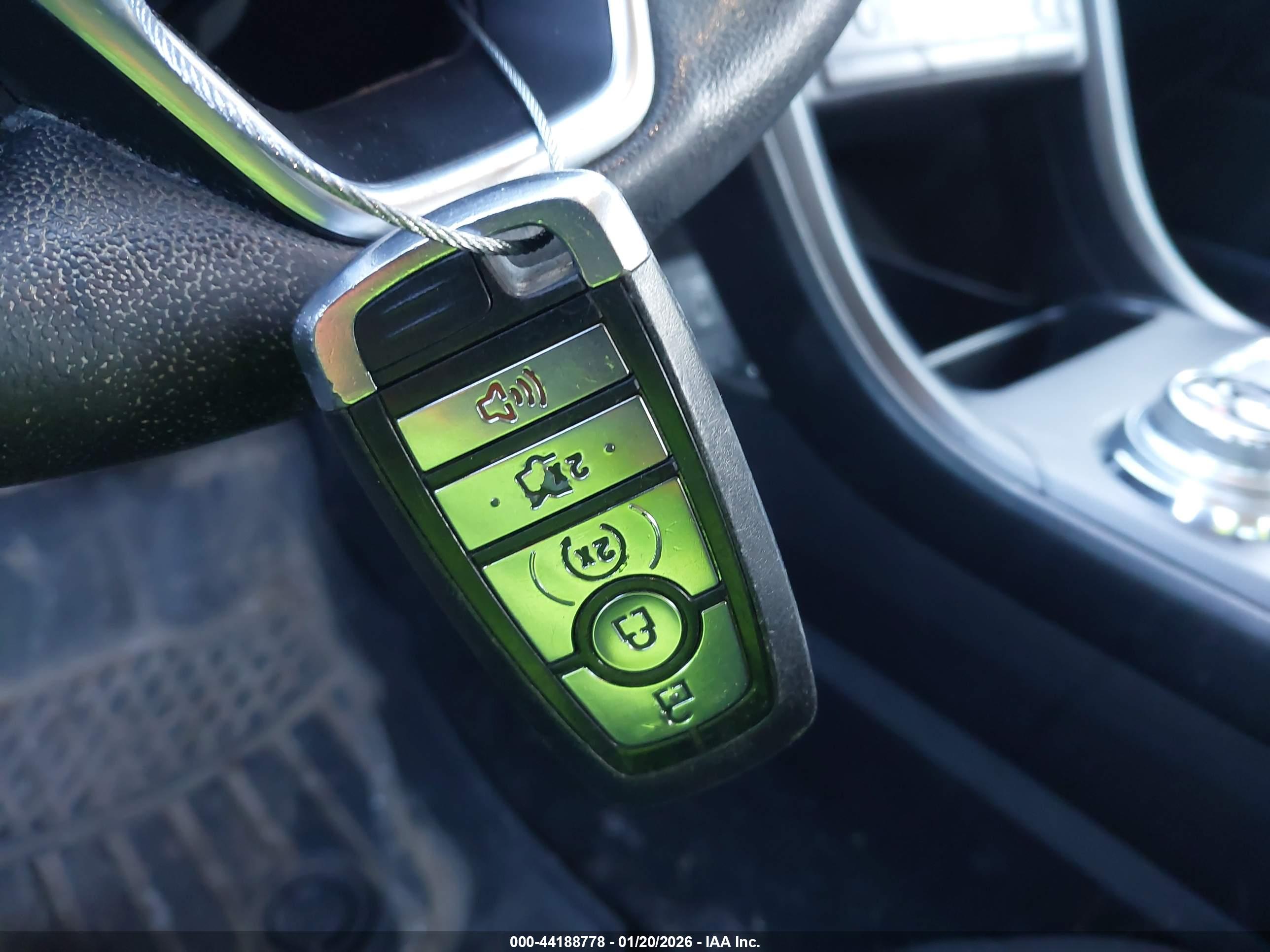 FORD FUSION image 11