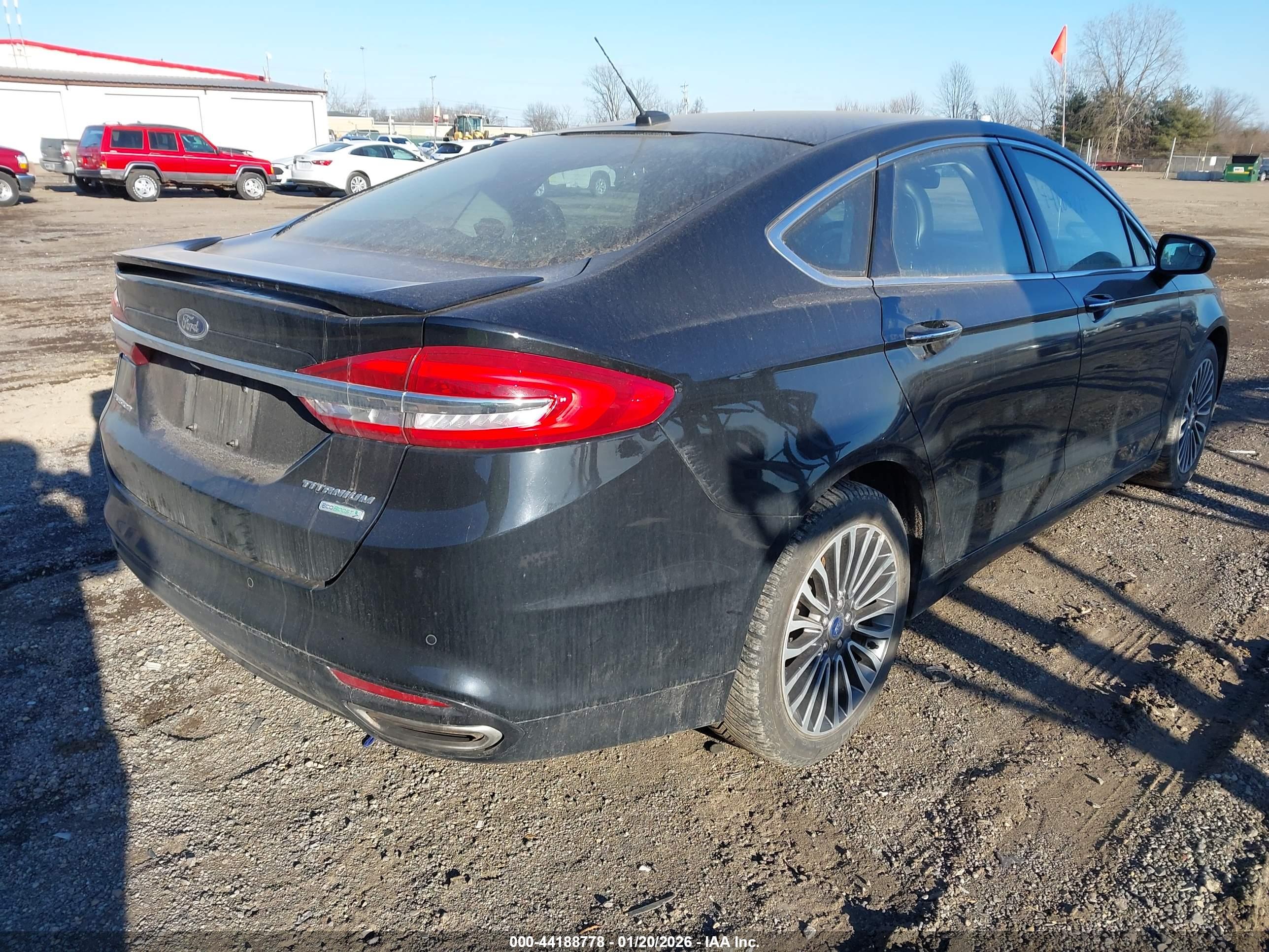 FORD FUSION image 4