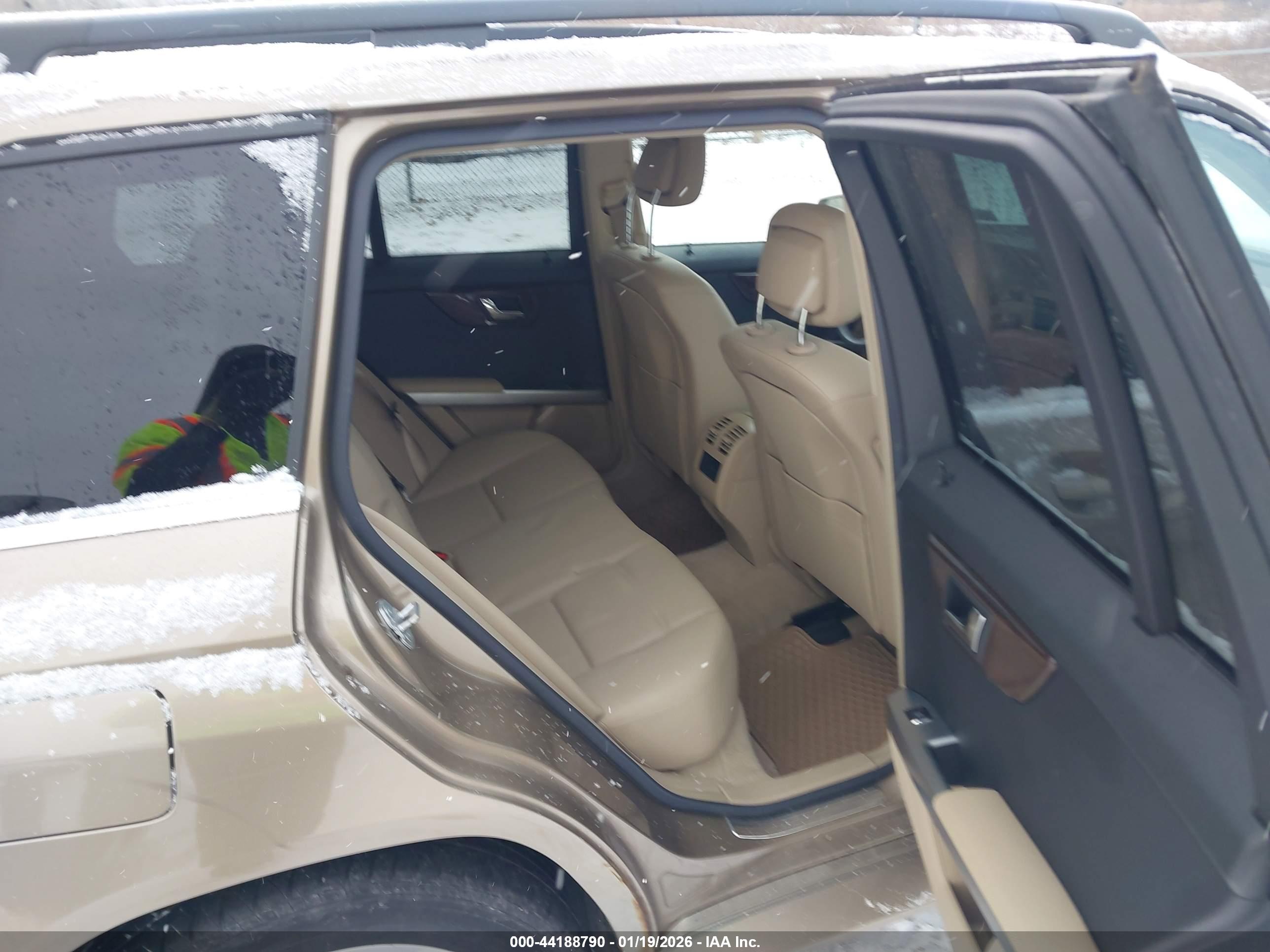 MERCEDES-BENZ GLK image 8