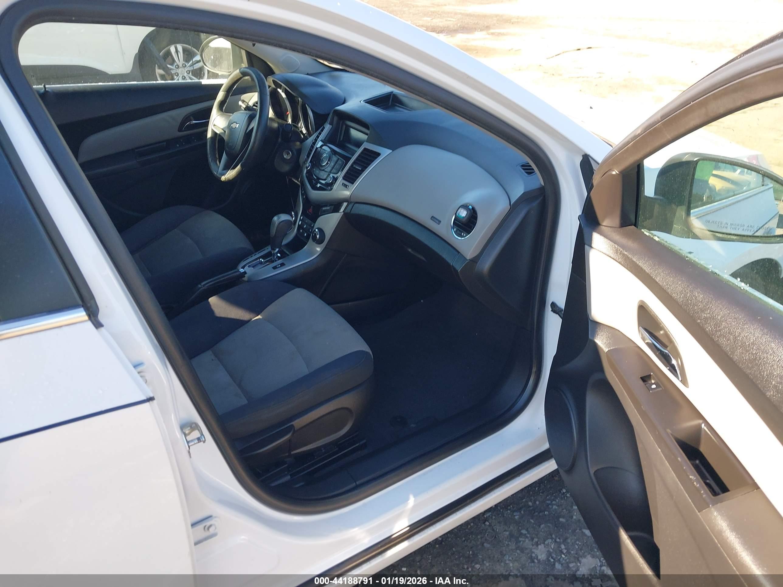 CHEVROLET CRUZE image 5