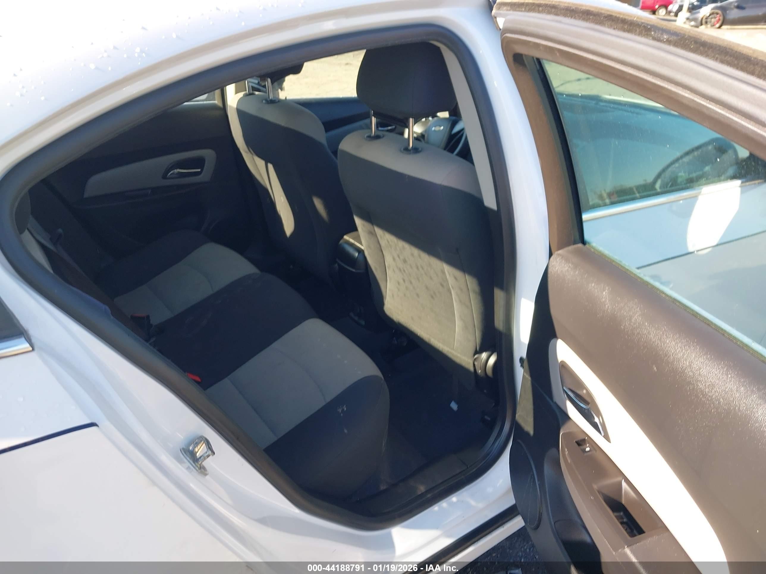 CHEVROLET CRUZE image 8