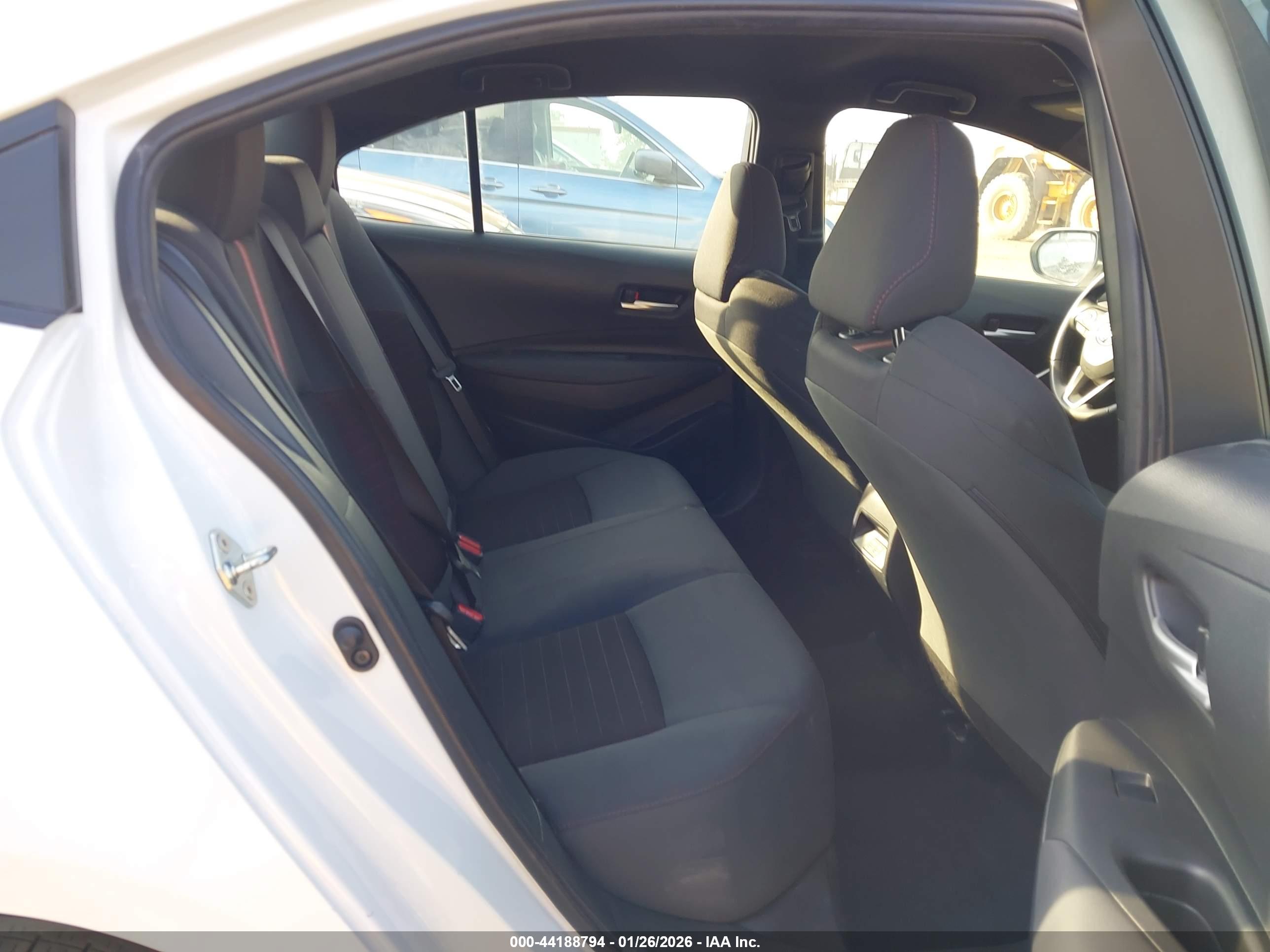 TOYOTA COROLLA image 8