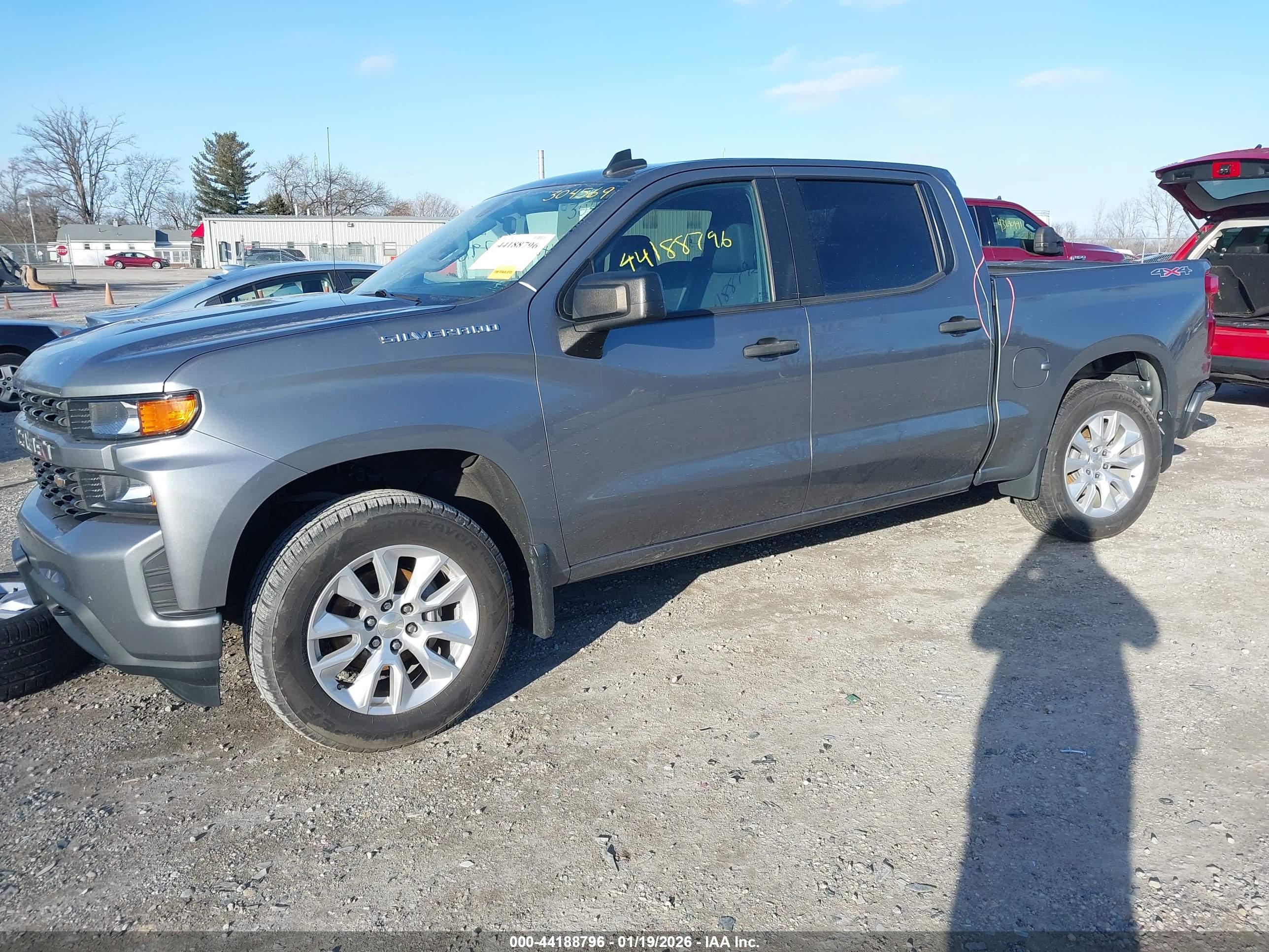 CHEVROLET SILVERADO image 2
