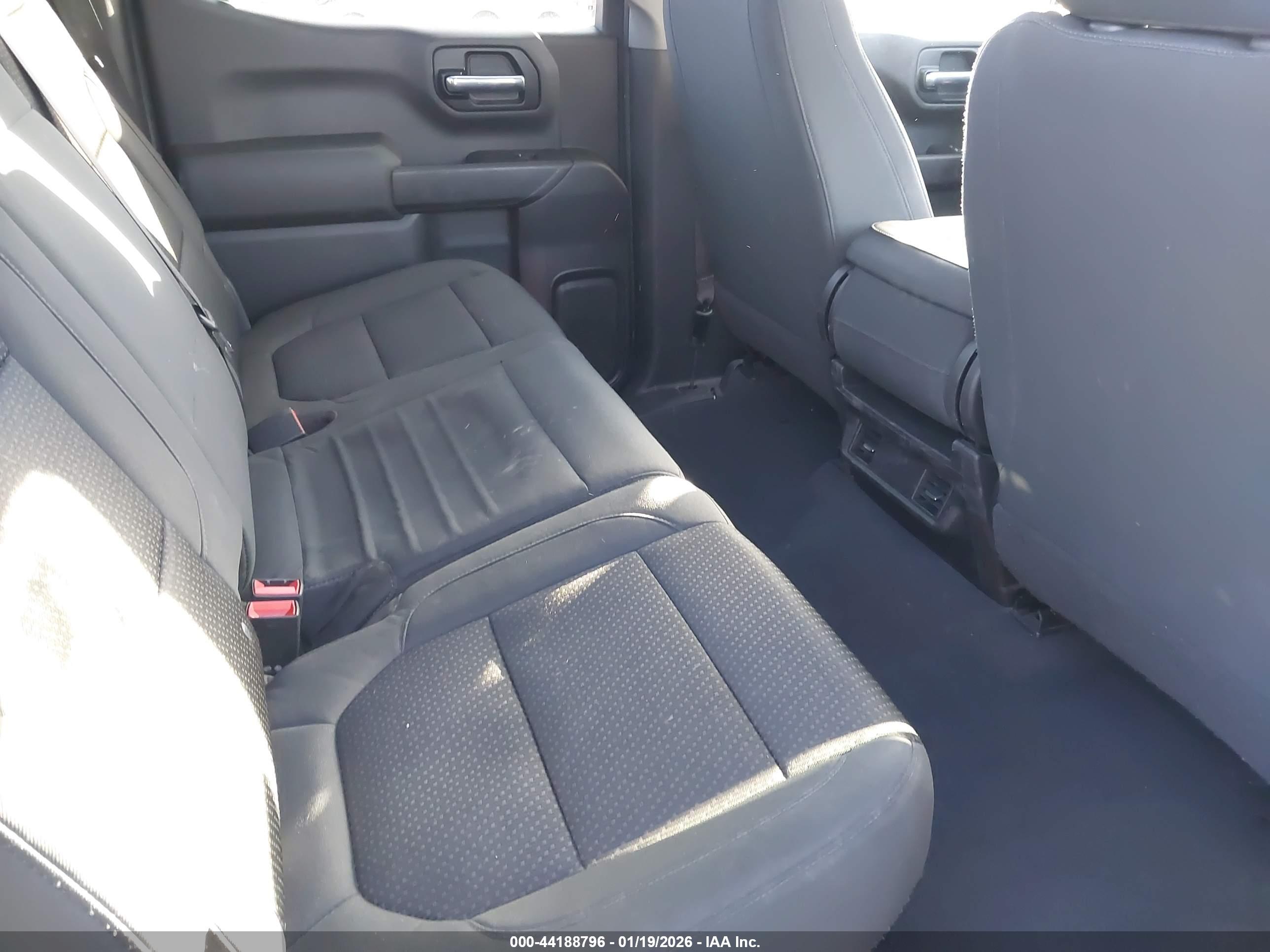 CHEVROLET SILVERADO image 8
