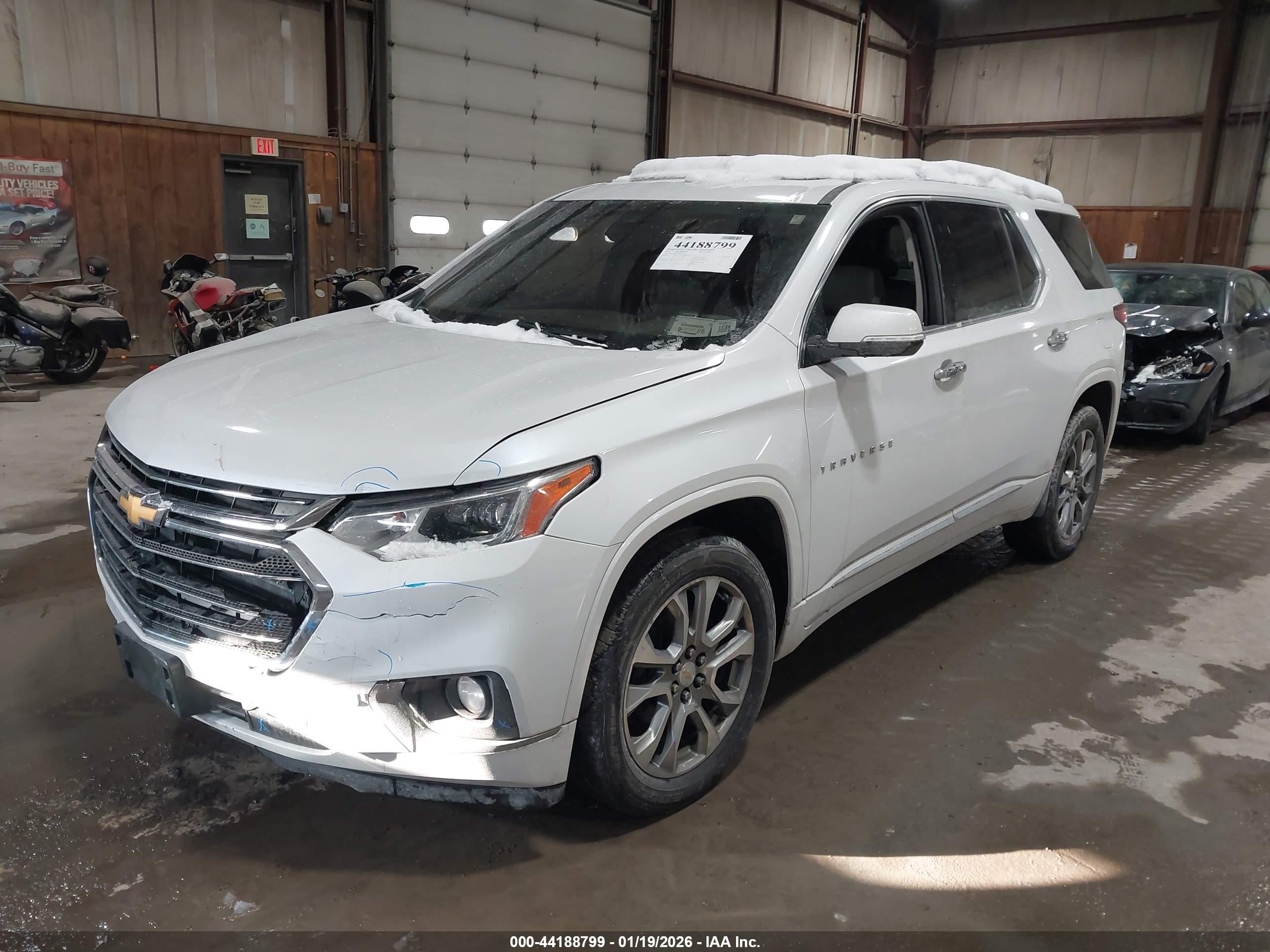 CHEVROLET TRAVERSE image 2