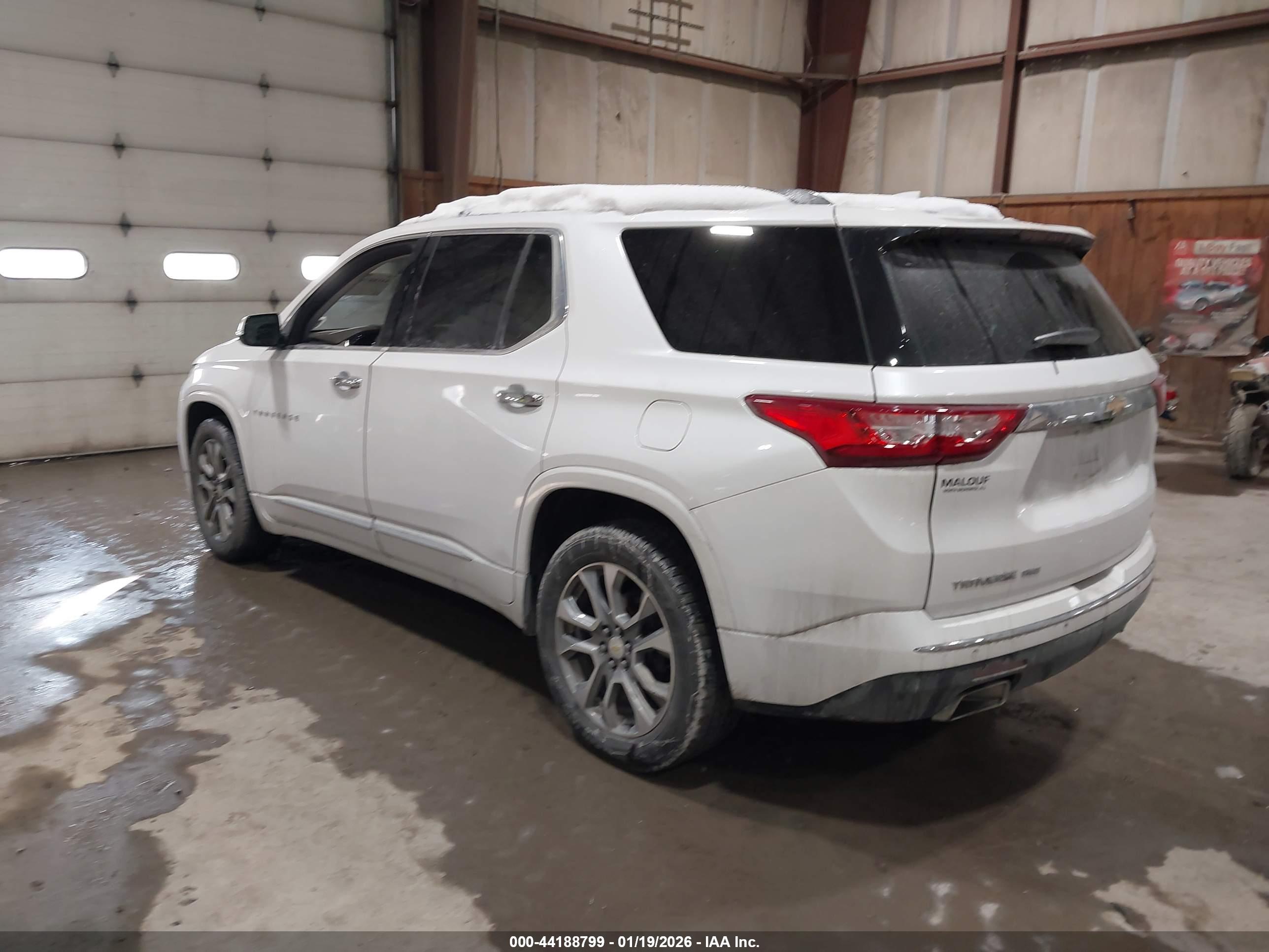 CHEVROLET TRAVERSE image 3