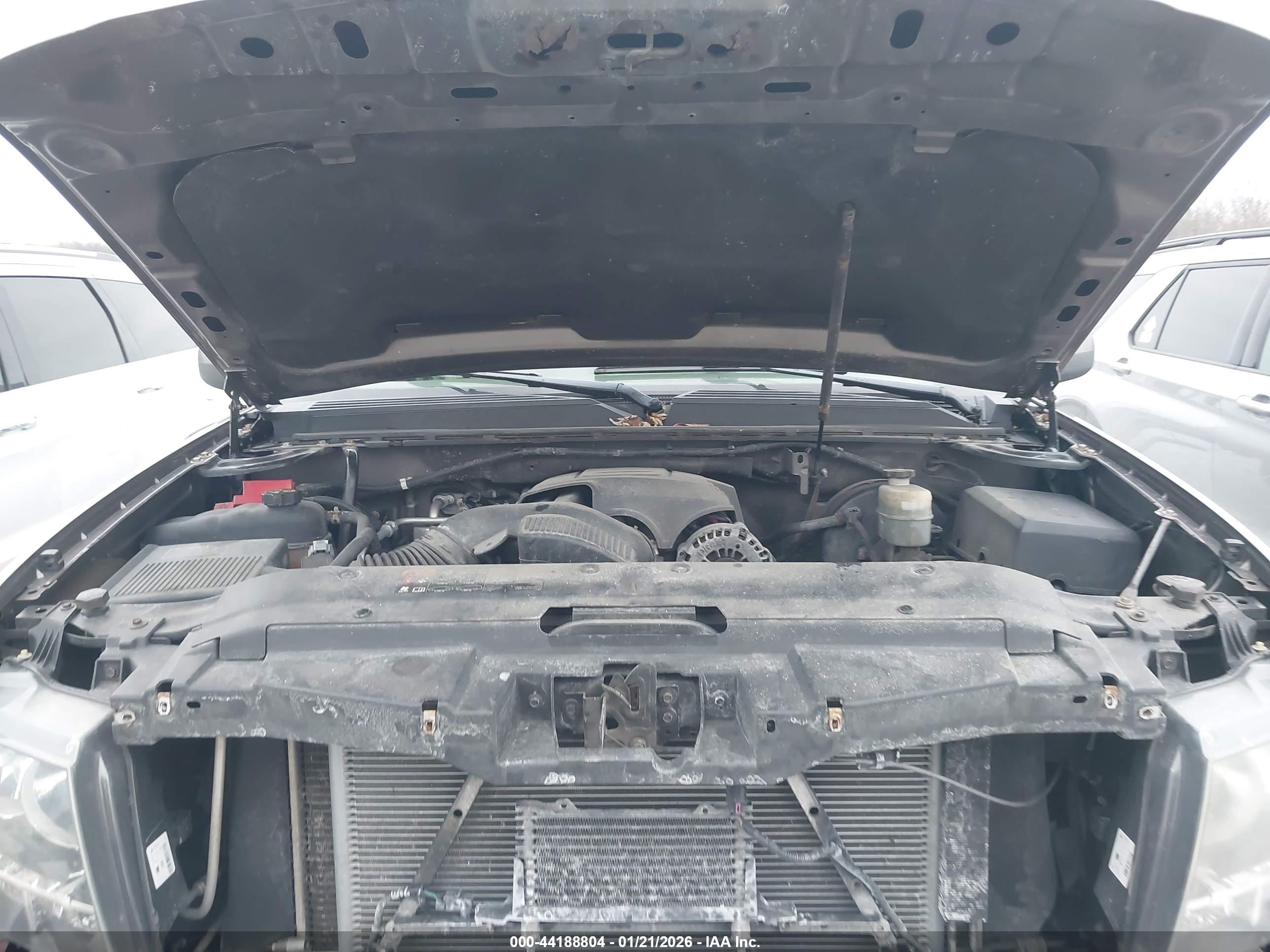 CHEVROLET SUBURBAN image 10