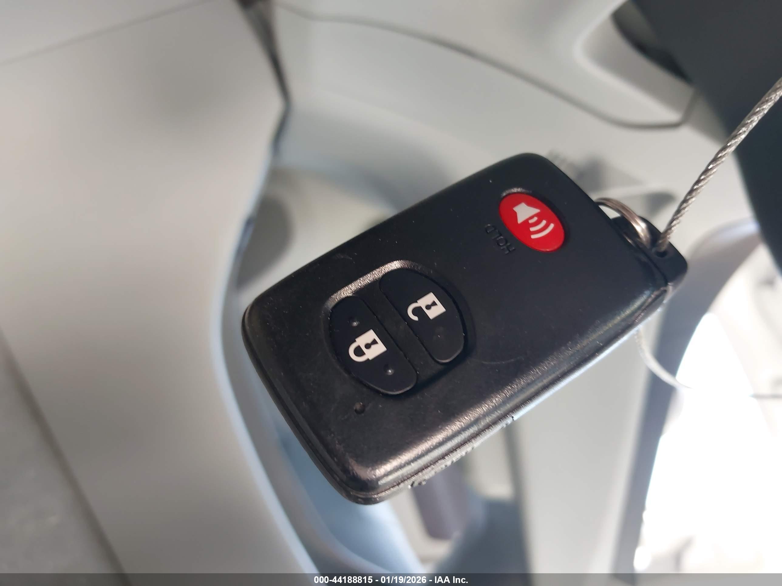 TOYOTA PRIUS image 11