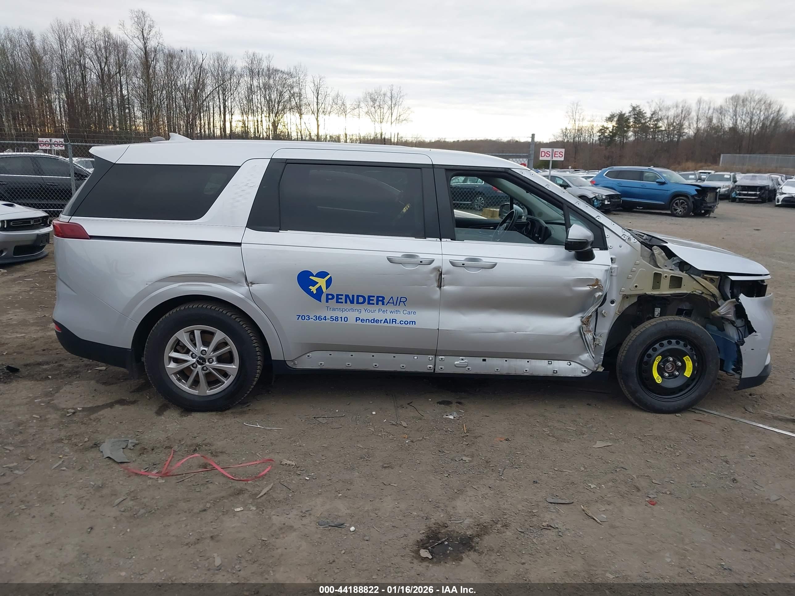 KIA CARNIVAL image 6