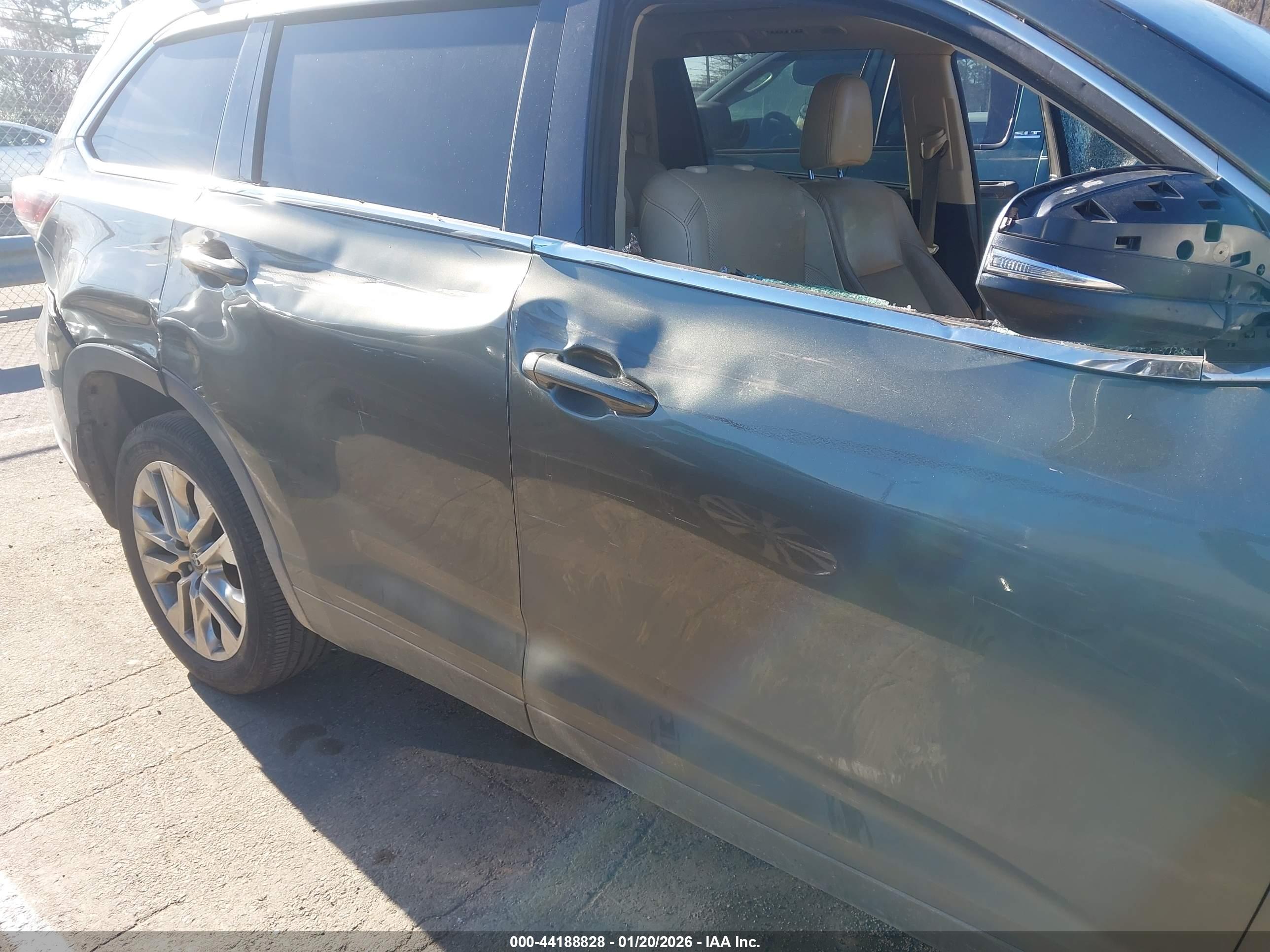 TOYOTA HIGHLANDER image 6