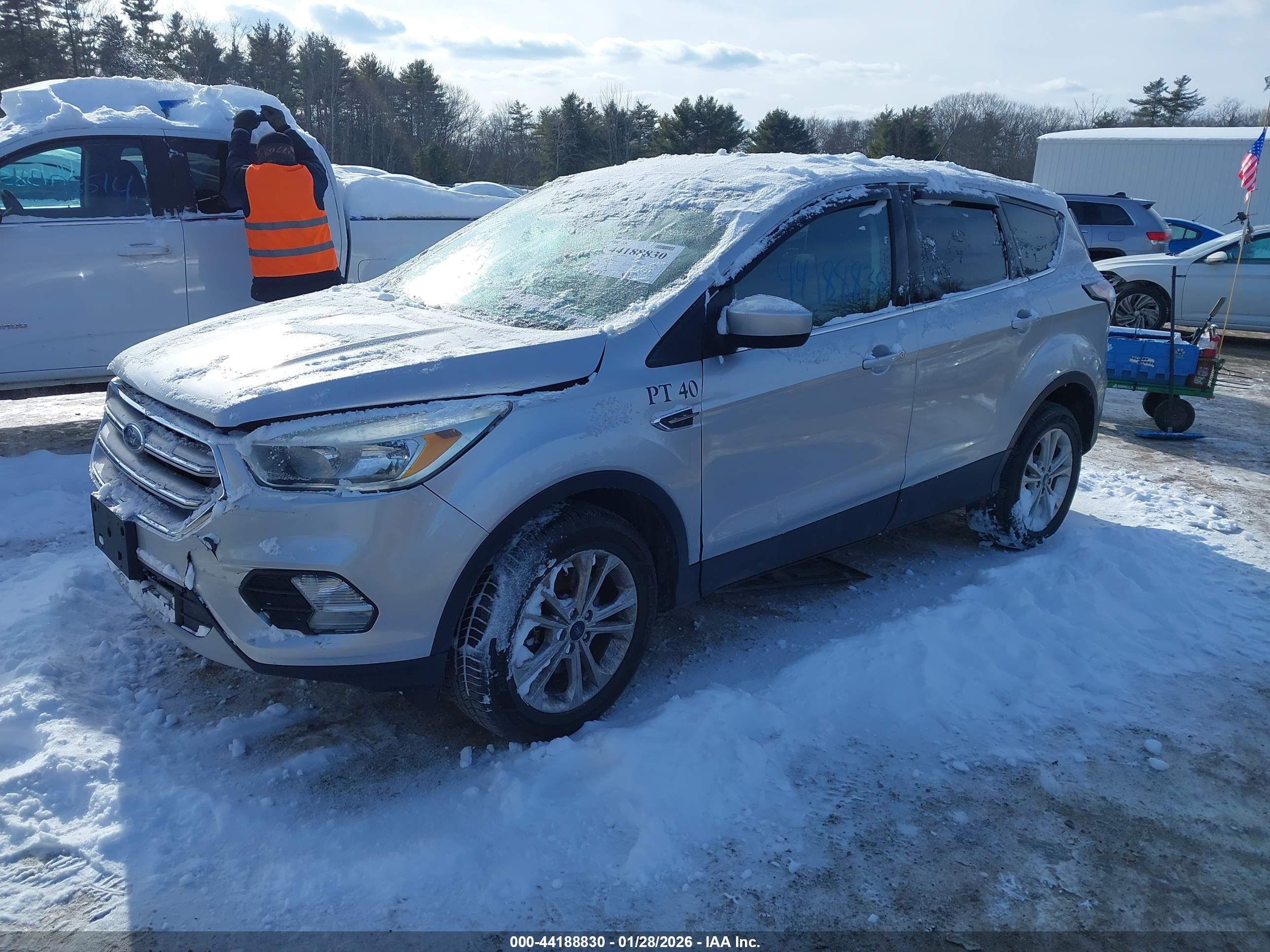 FORD ESCAPE image 2