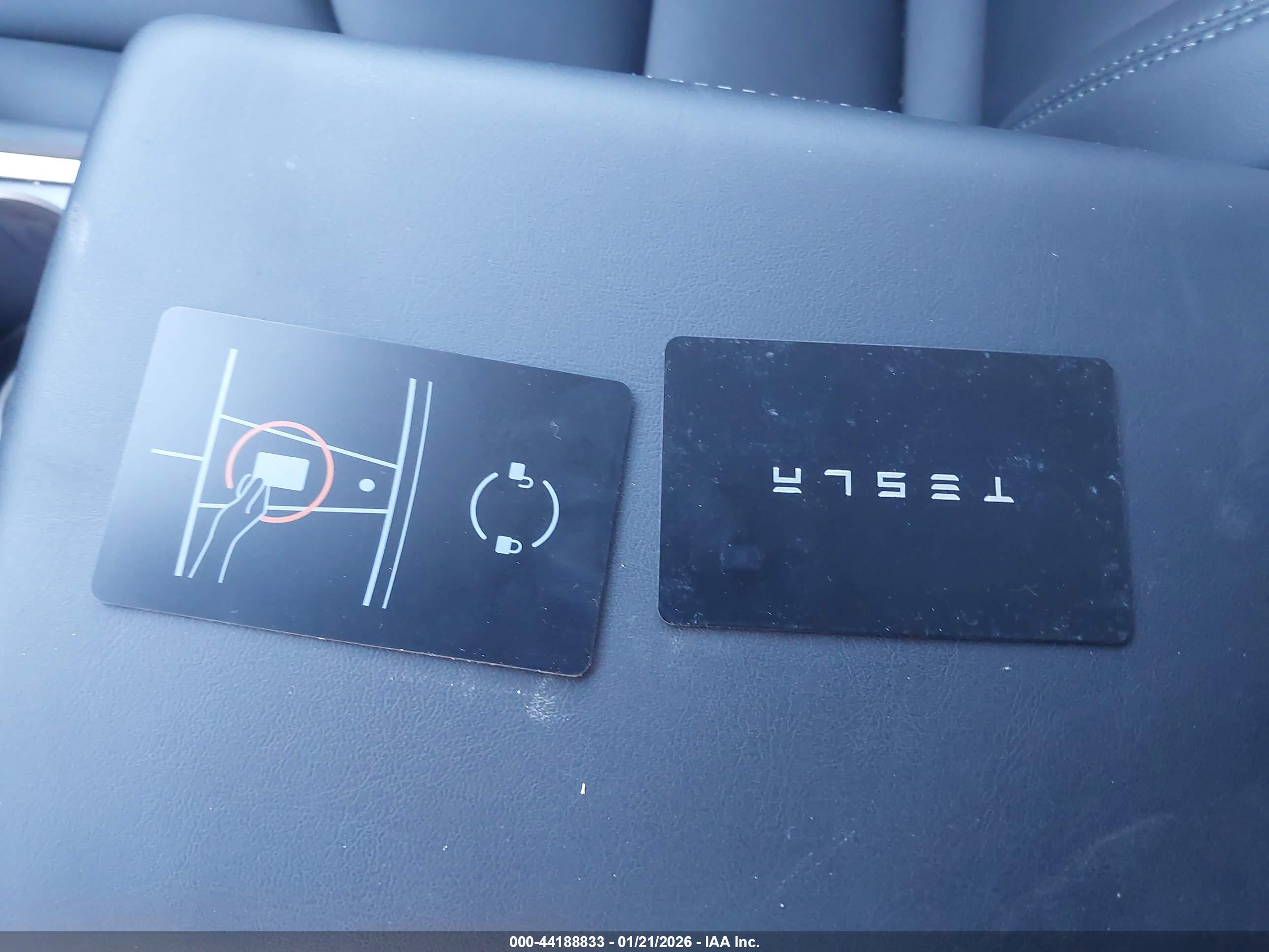 TESLA MODEL image 11