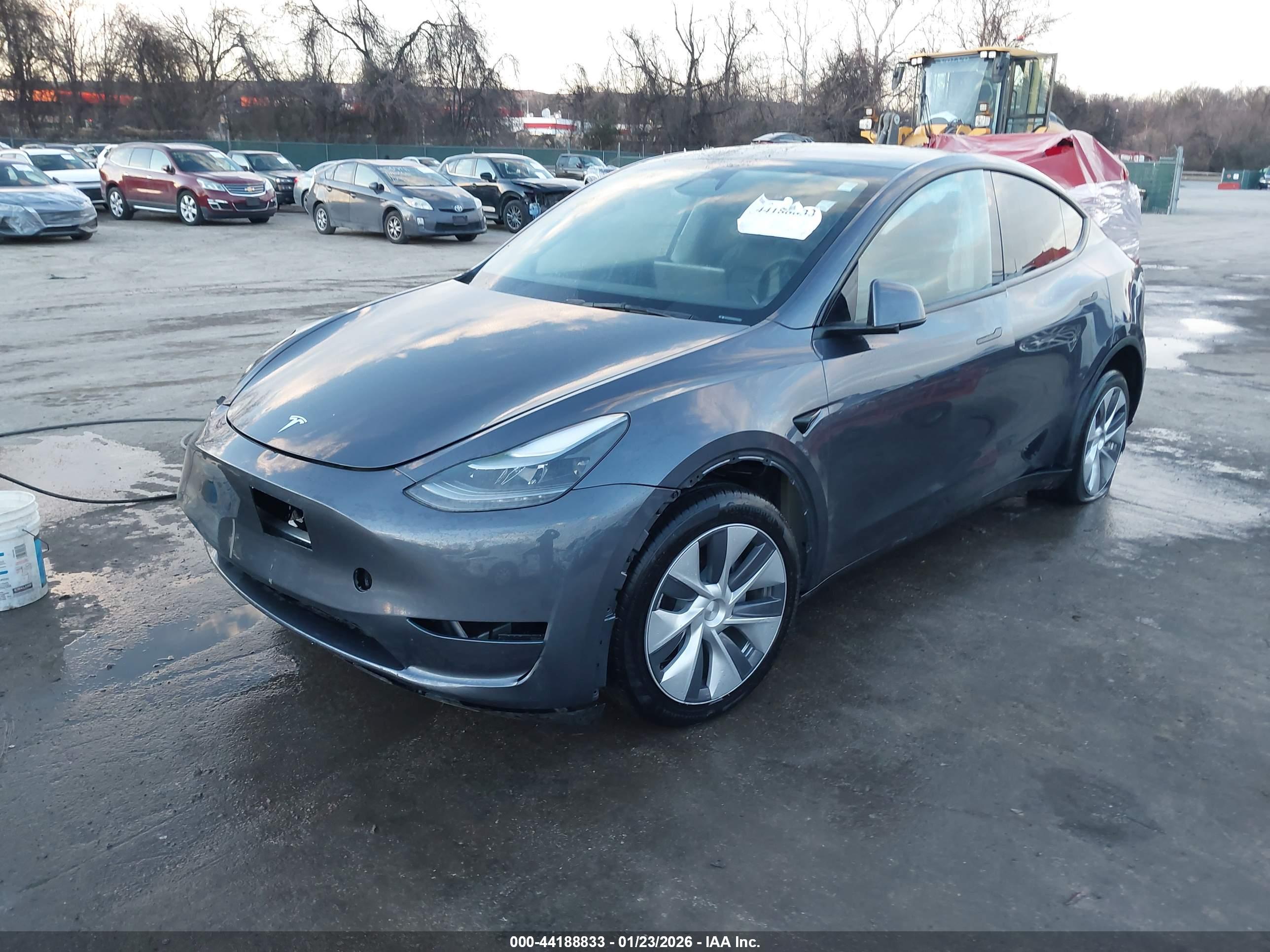 TESLA MODEL image 2