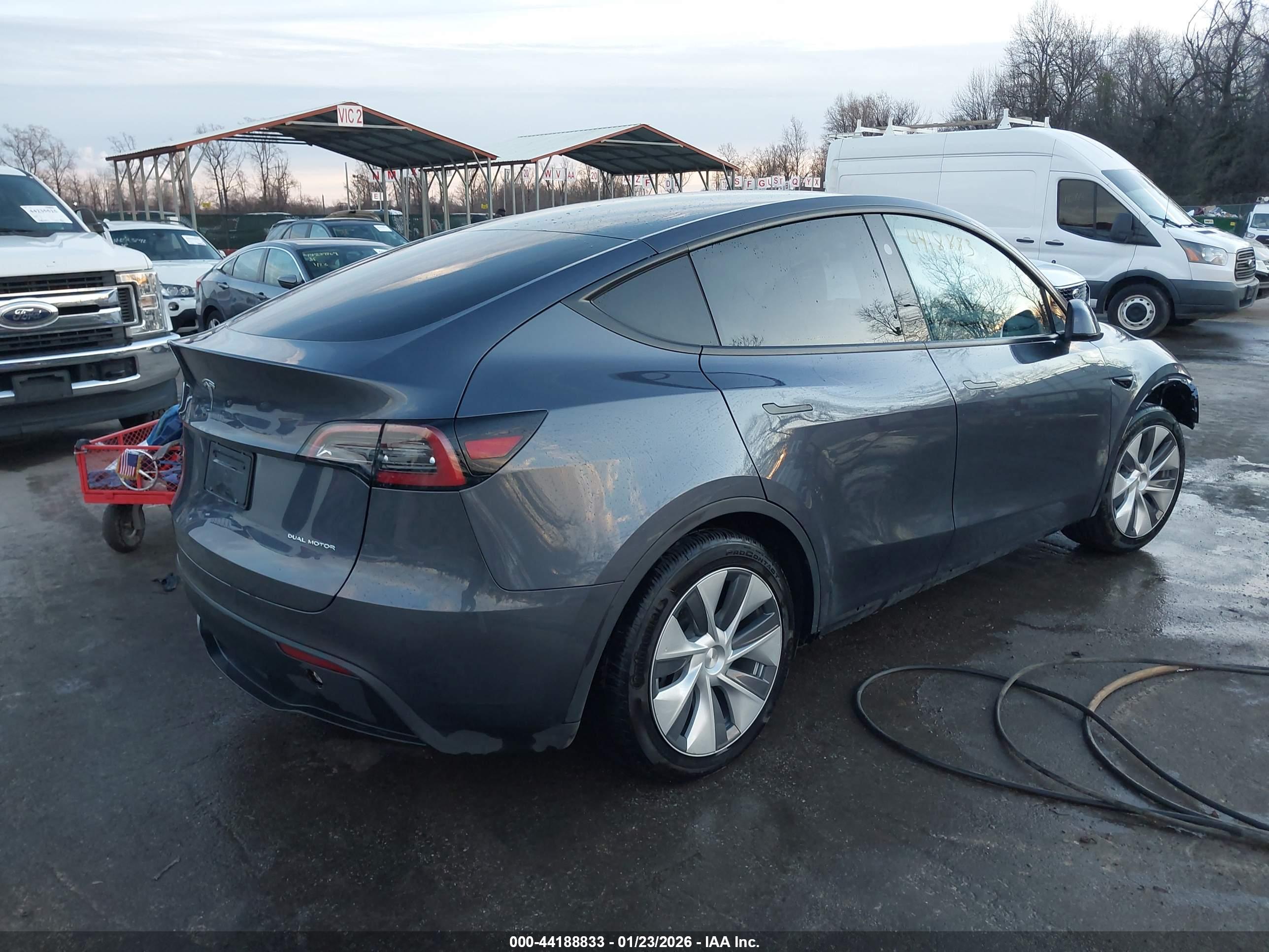 TESLA MODEL image 4