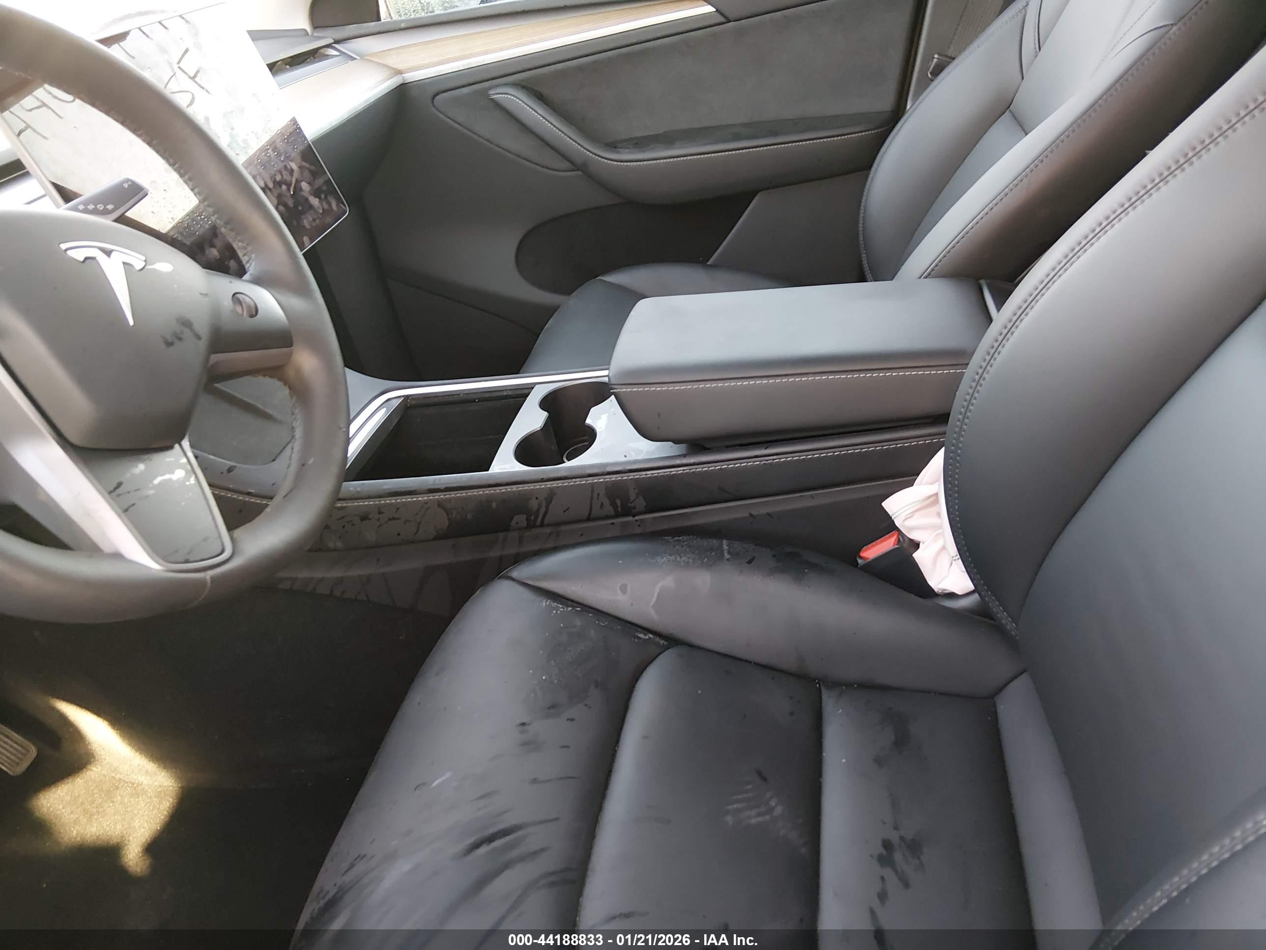 TESLA MODEL image 5