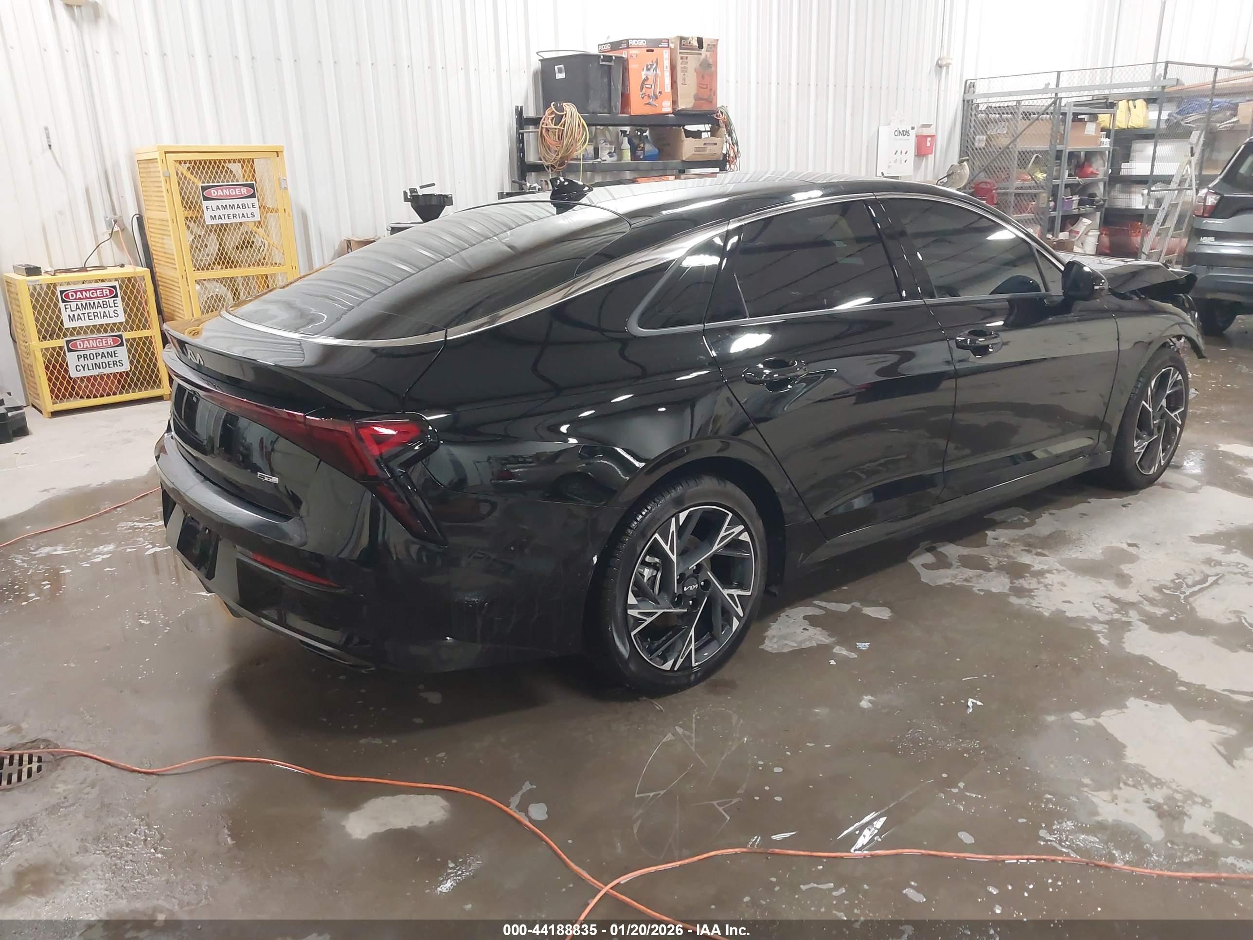 KIA K5 image 4
