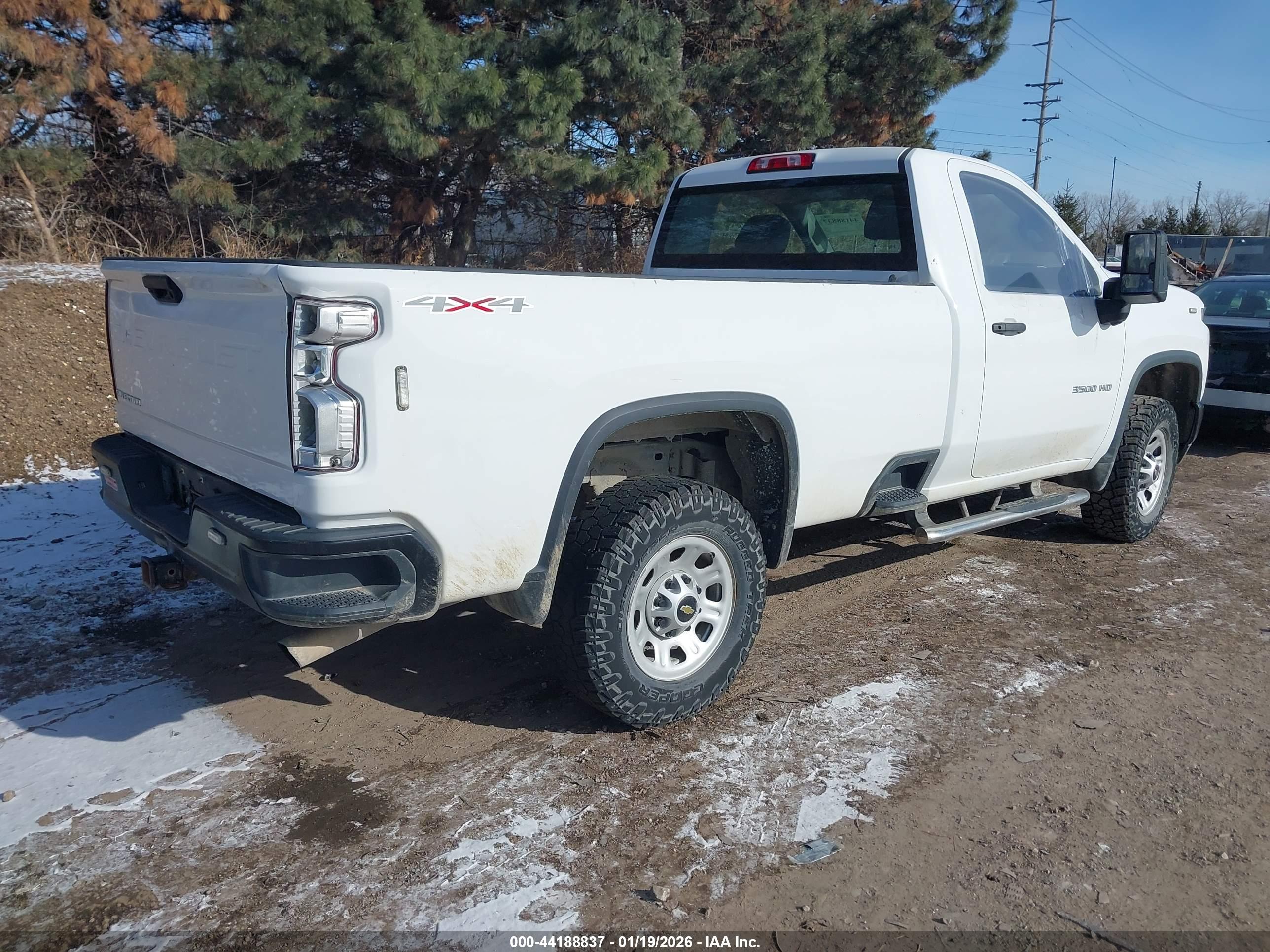 CHEVROLET SILVERADO image 4
