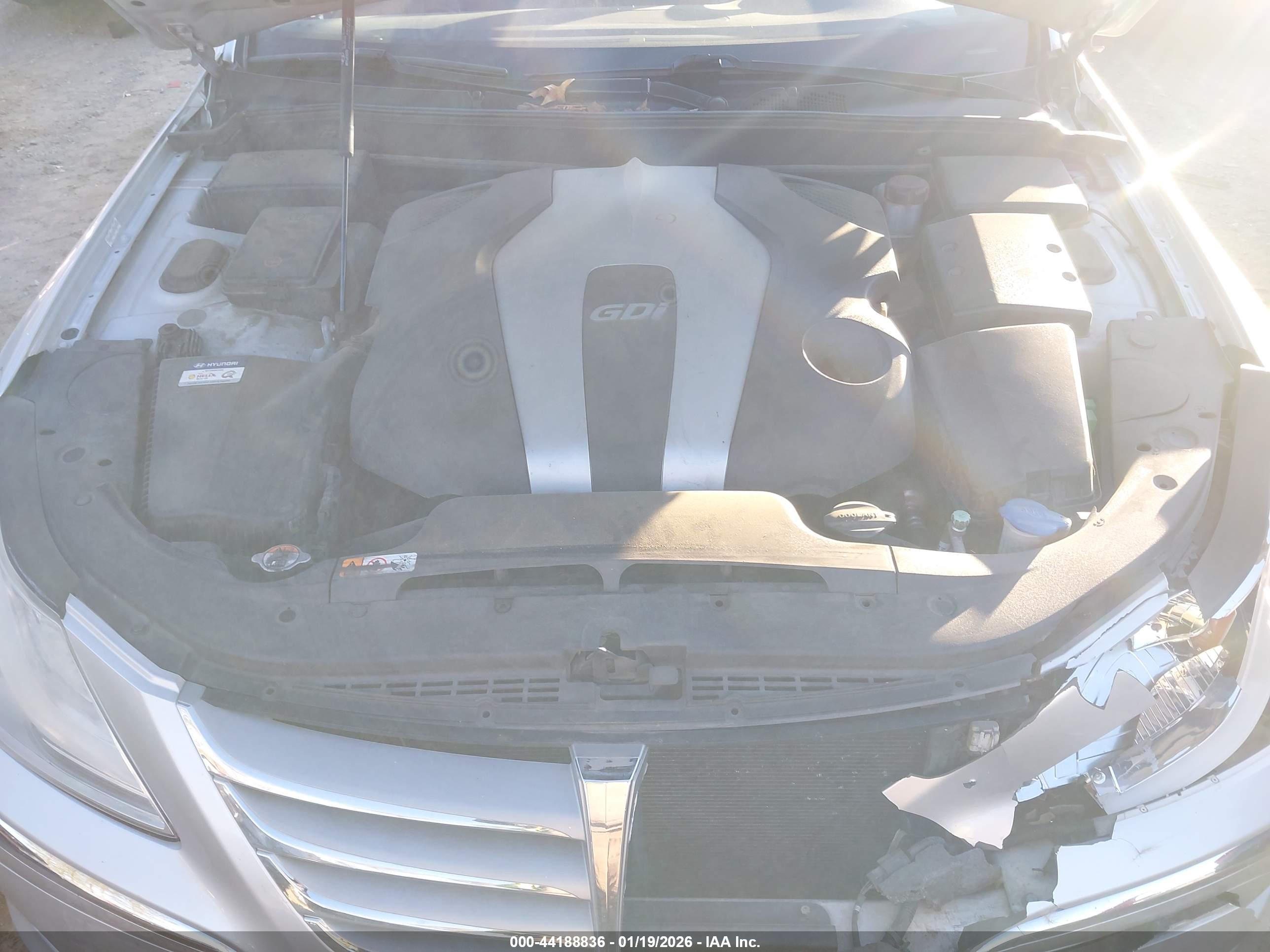HYUNDAI GENESIS image 10