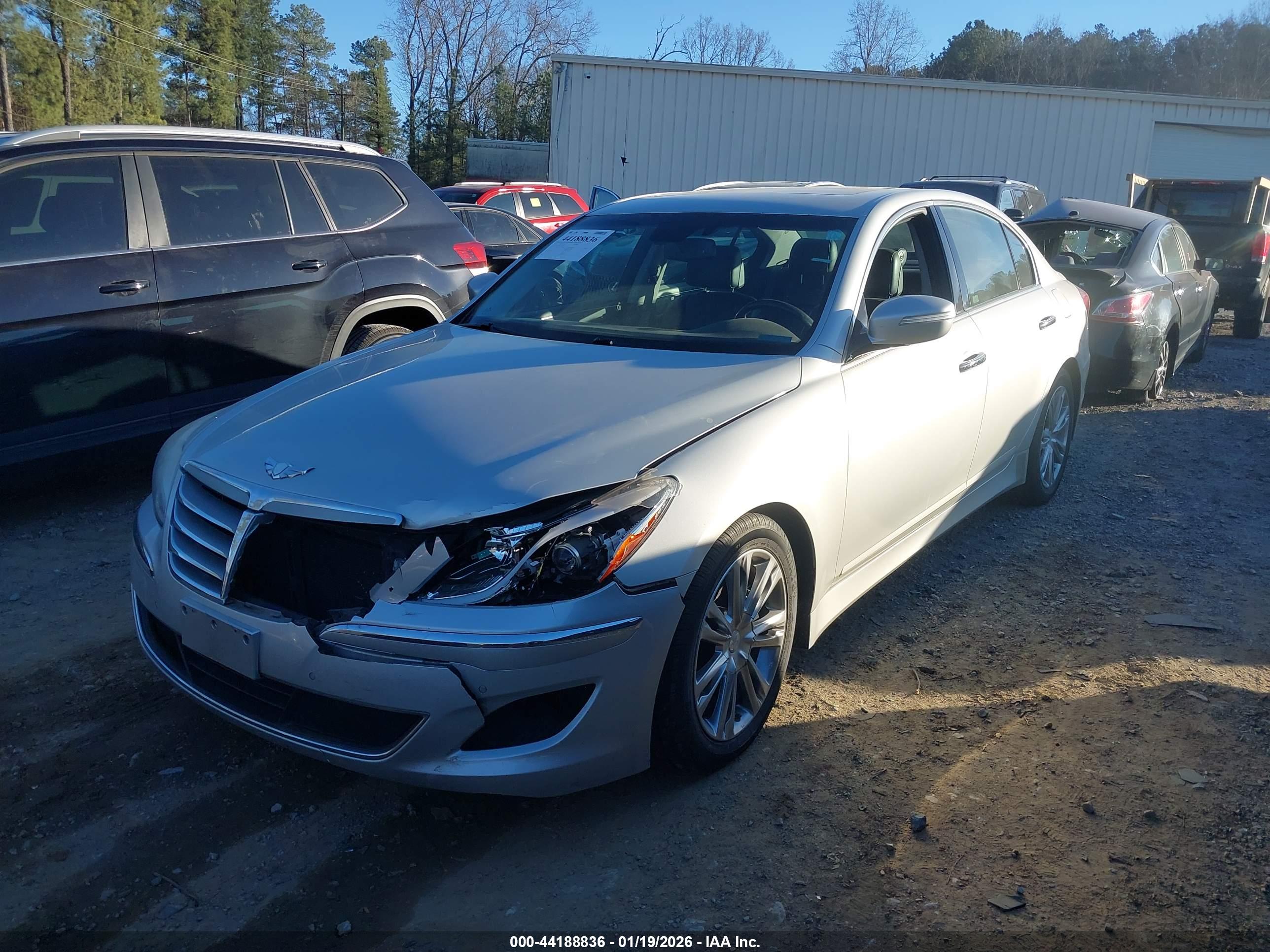 HYUNDAI GENESIS image 2