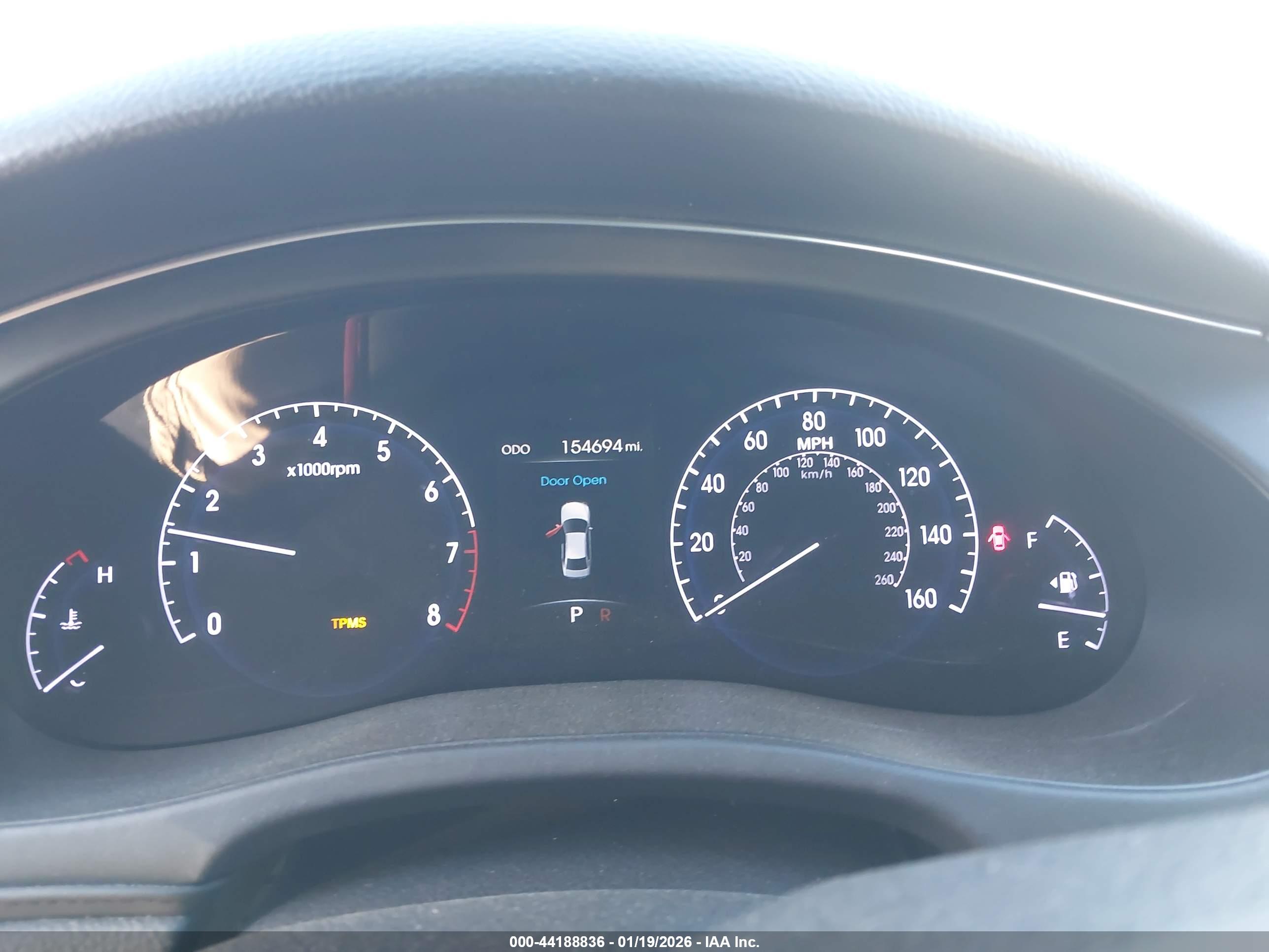 HYUNDAI GENESIS image 7