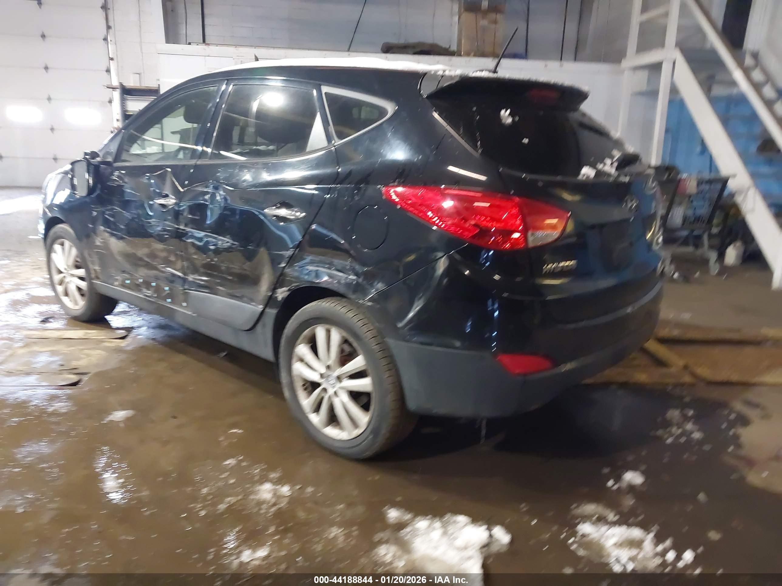HYUNDAI TUCSON image 3