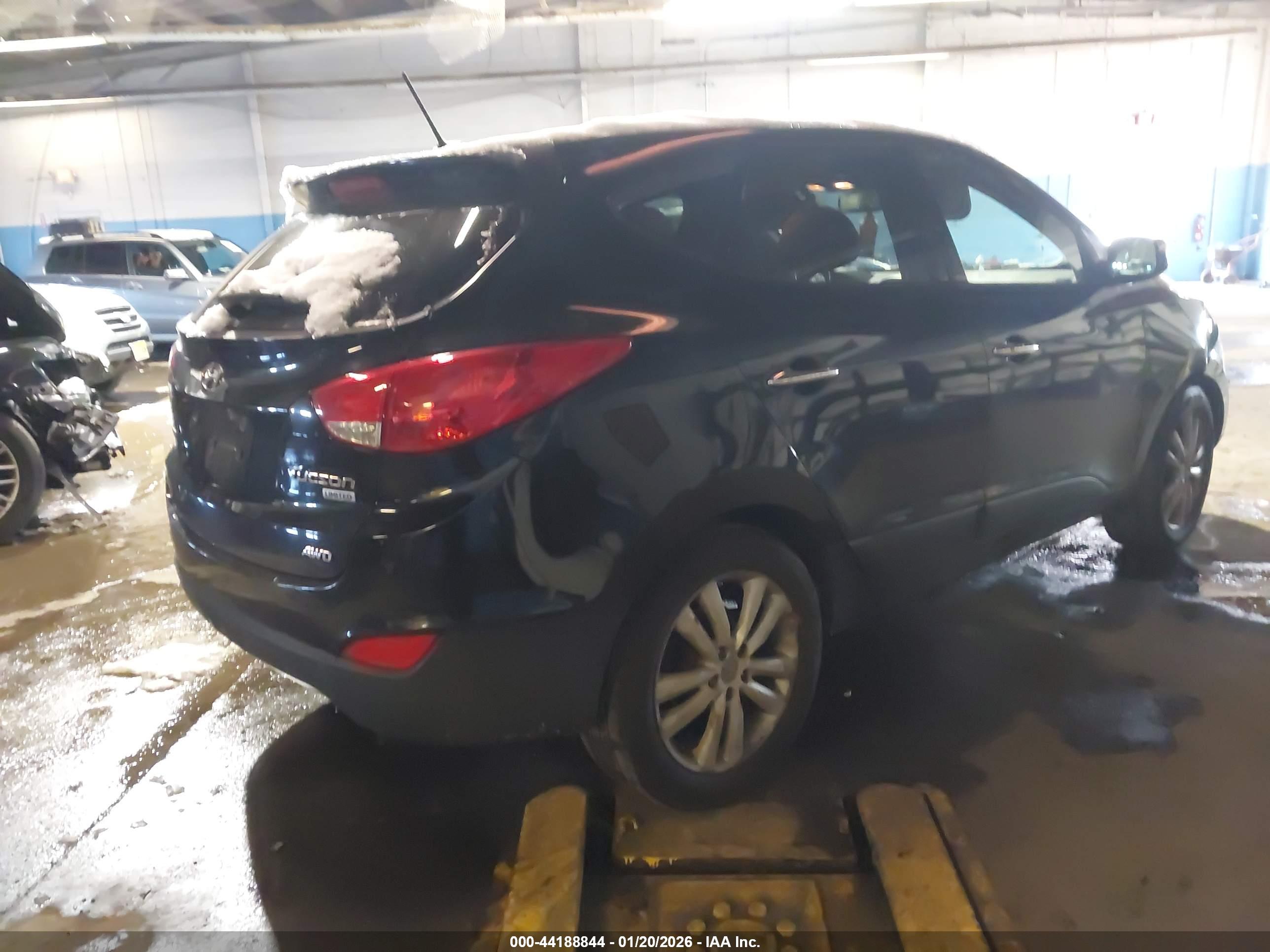 HYUNDAI TUCSON image 4