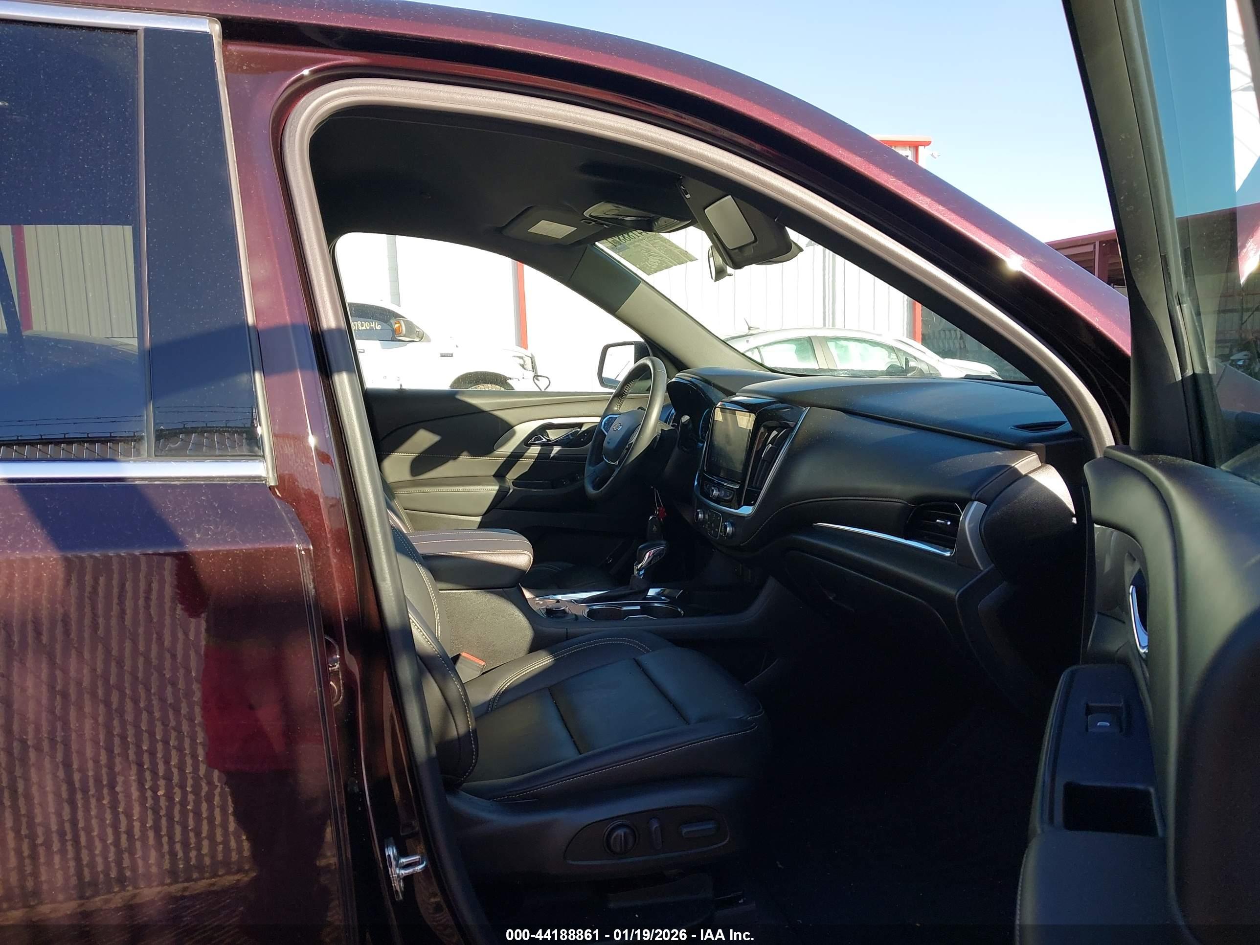 CHEVROLET TRAVERSE image 5
