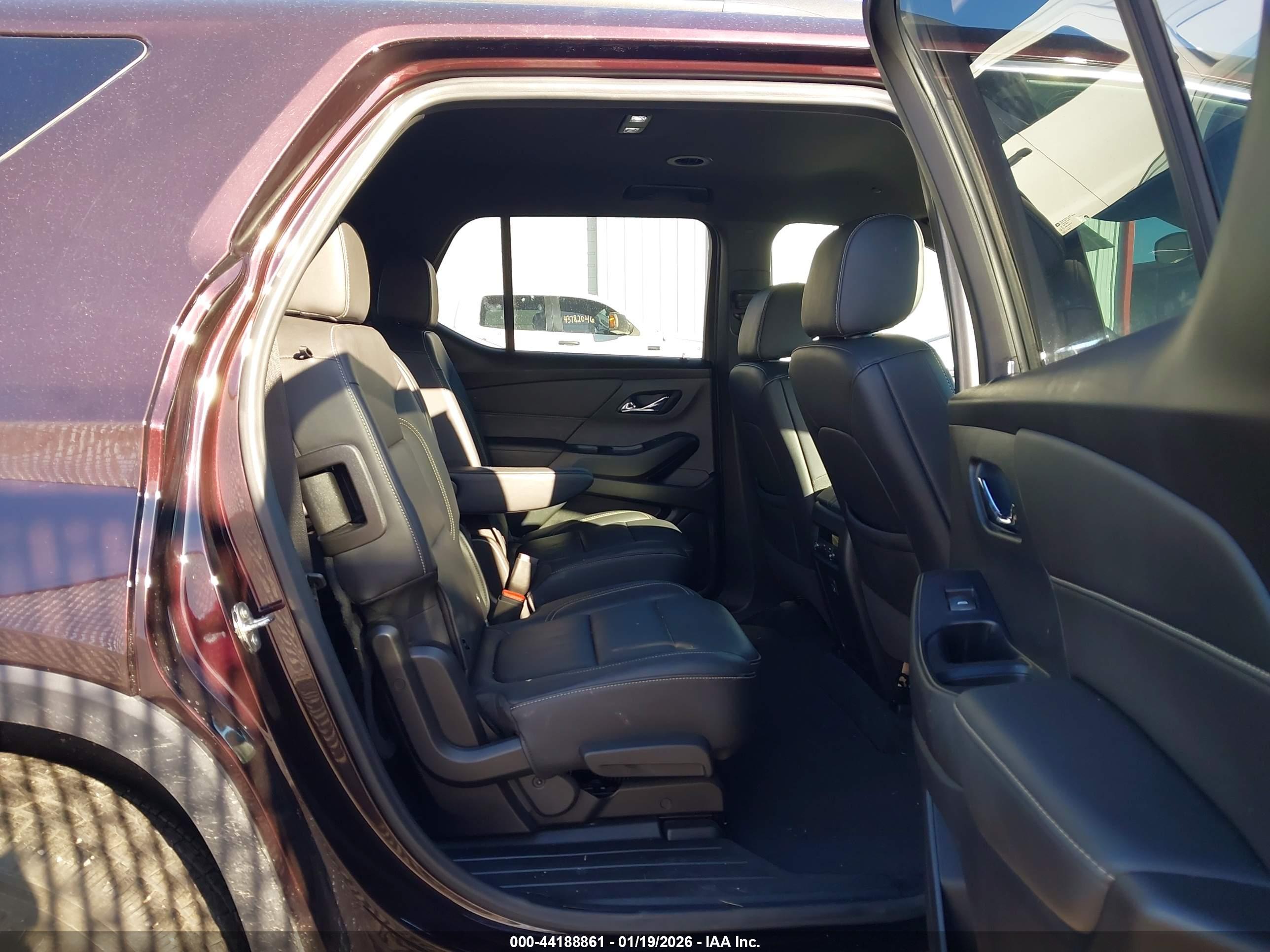 CHEVROLET TRAVERSE image 8